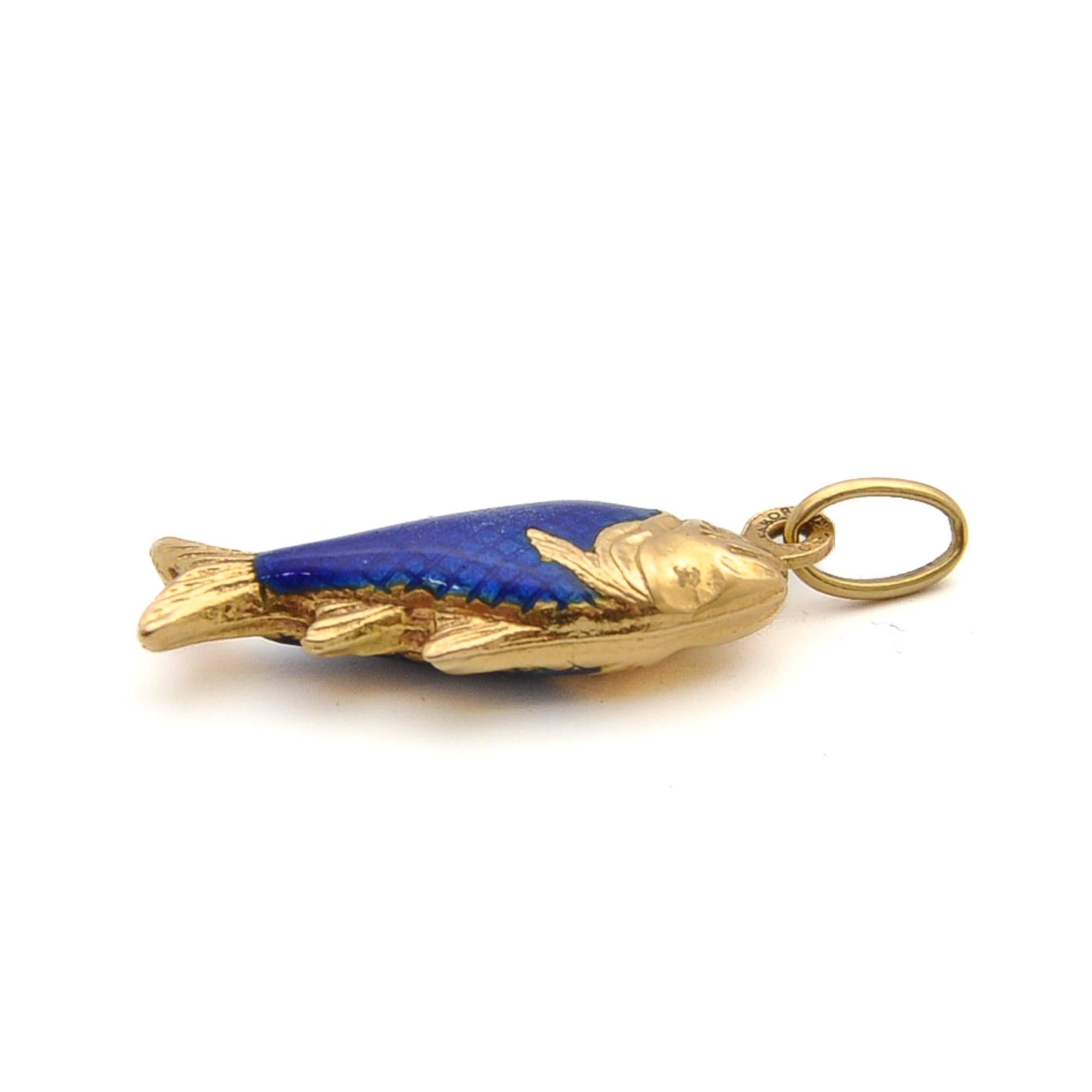 Vintage 18K Gold Enamel Fish Pisces Zodiac Charm Pendant For Sale 1