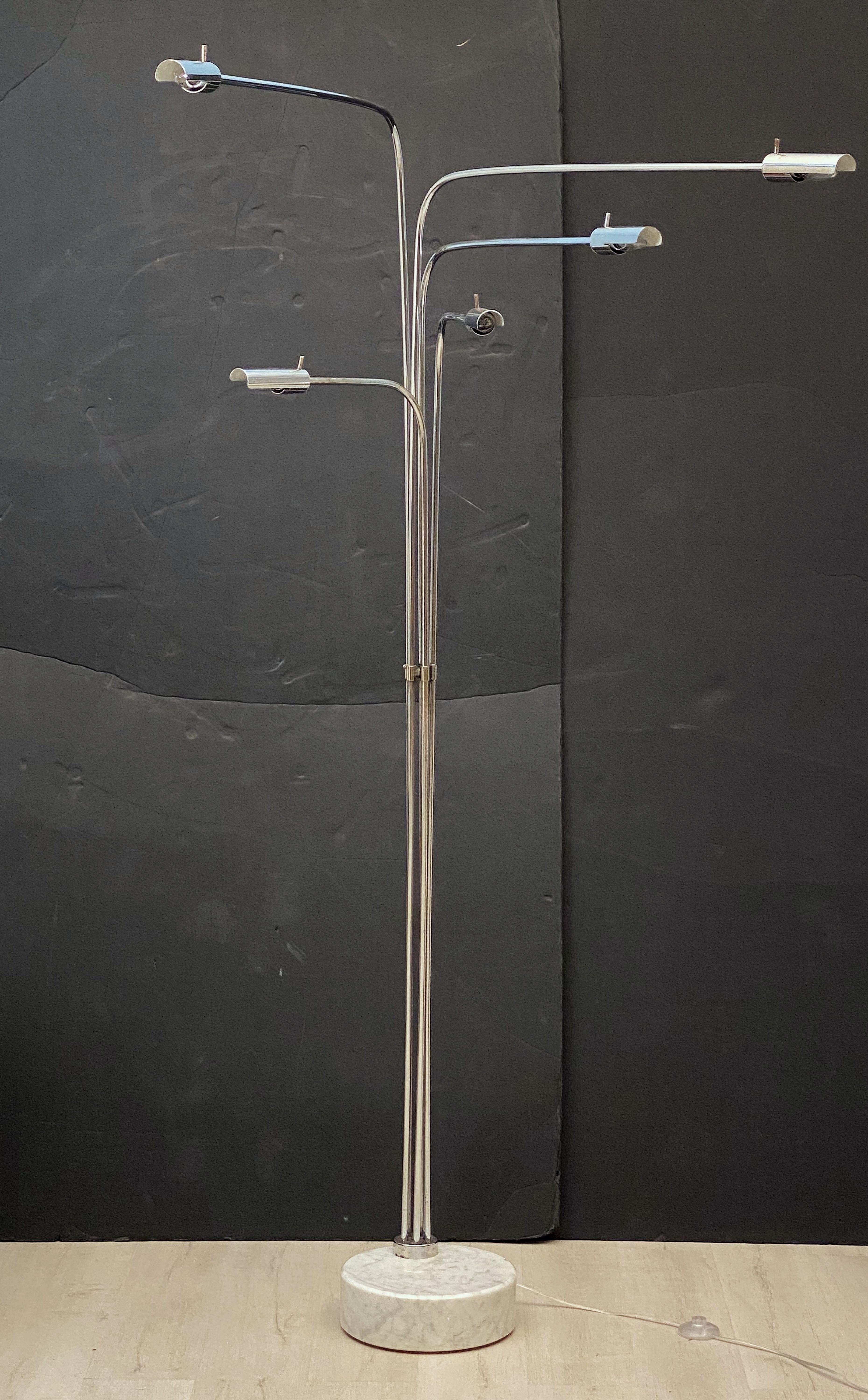 Verstellbare italienische fünfarmige verstellbare Stehlampe aus Nickel mit Marmorsockel im Angebot 9