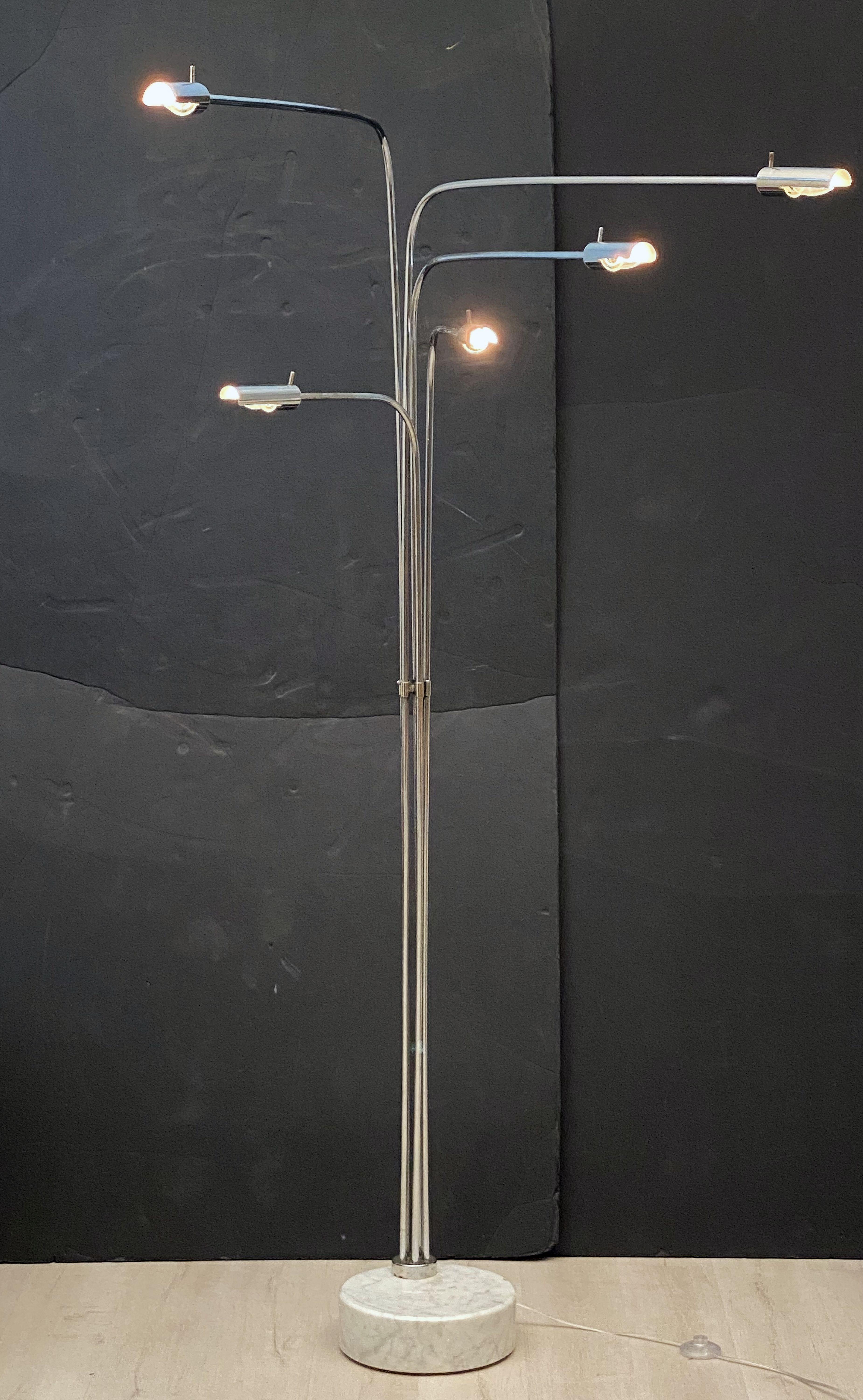 Verstellbare italienische fünfarmige verstellbare Stehlampe aus Nickel mit Marmorsockel im Angebot 10