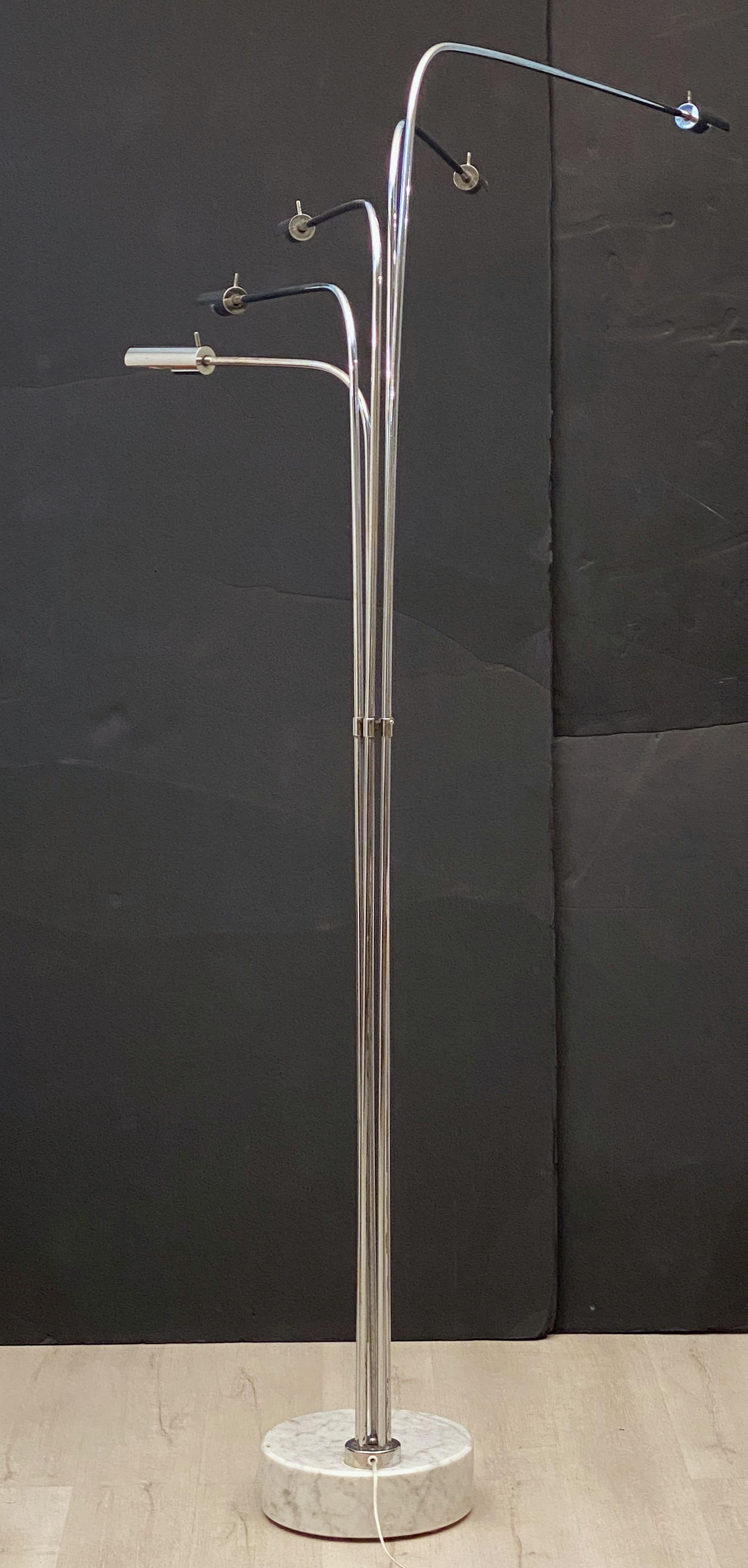Verstellbare italienische fünfarmige verstellbare Stehlampe aus Nickel mit Marmorsockel im Angebot 13