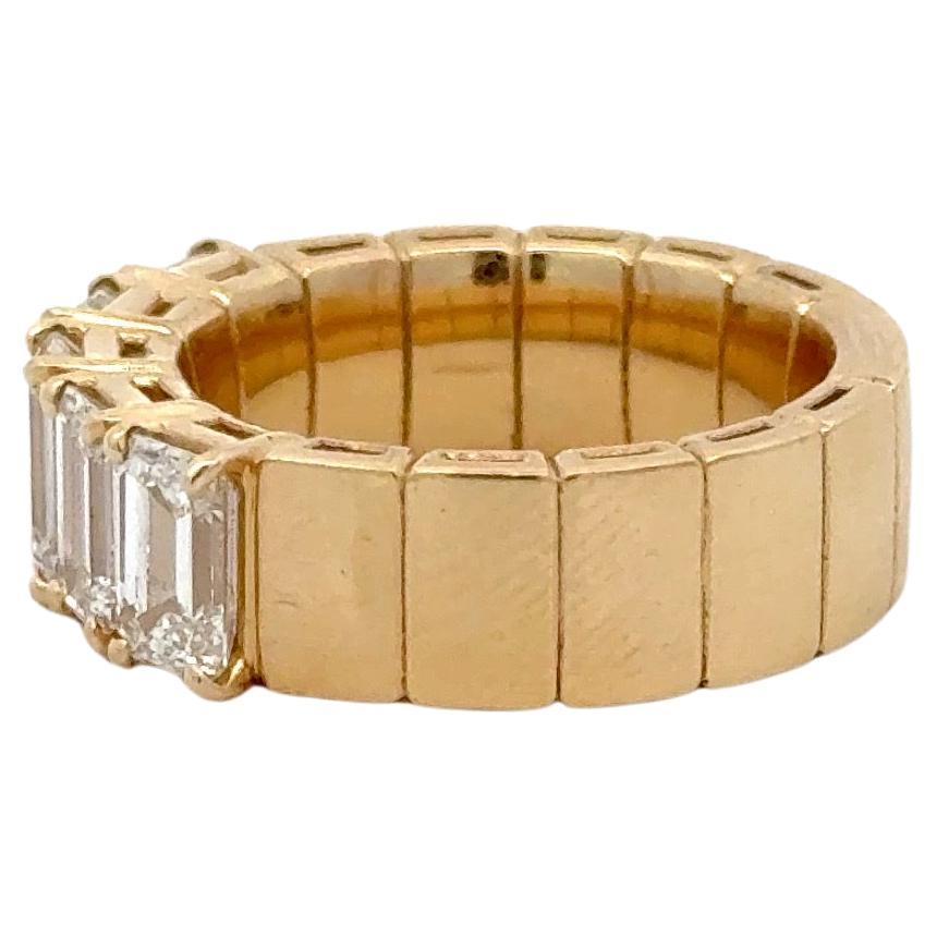 Alianza de boda italiana de diamantes talla esmeralda de cinco piedras 2,67 quilates Oro amarillo de 18 quilates Corte esmeralda en venta