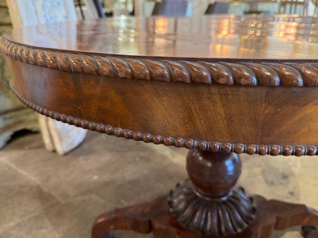 Italian Flame Mahogany Carved Center Table In Good Condition For Sale In Dallas, TX