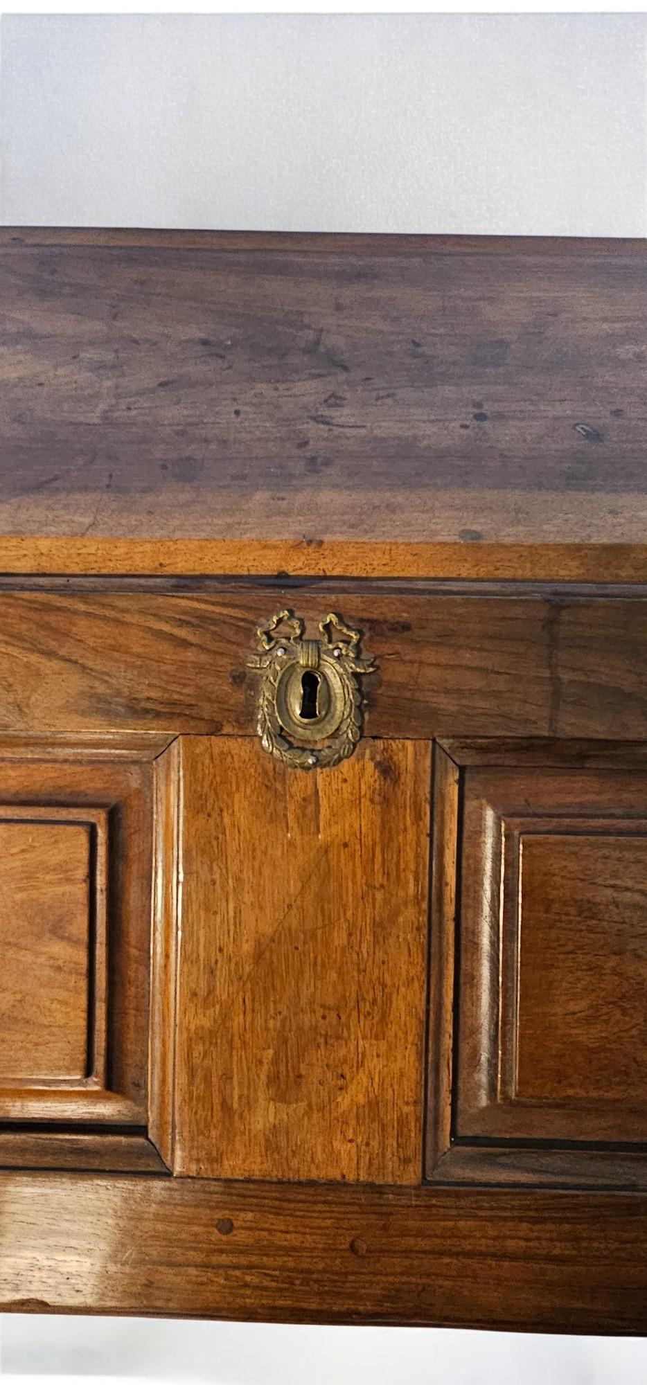 Italian Flap Sideboard in solid walnut , Louis XVI period, Parma 1760 For Sale 12