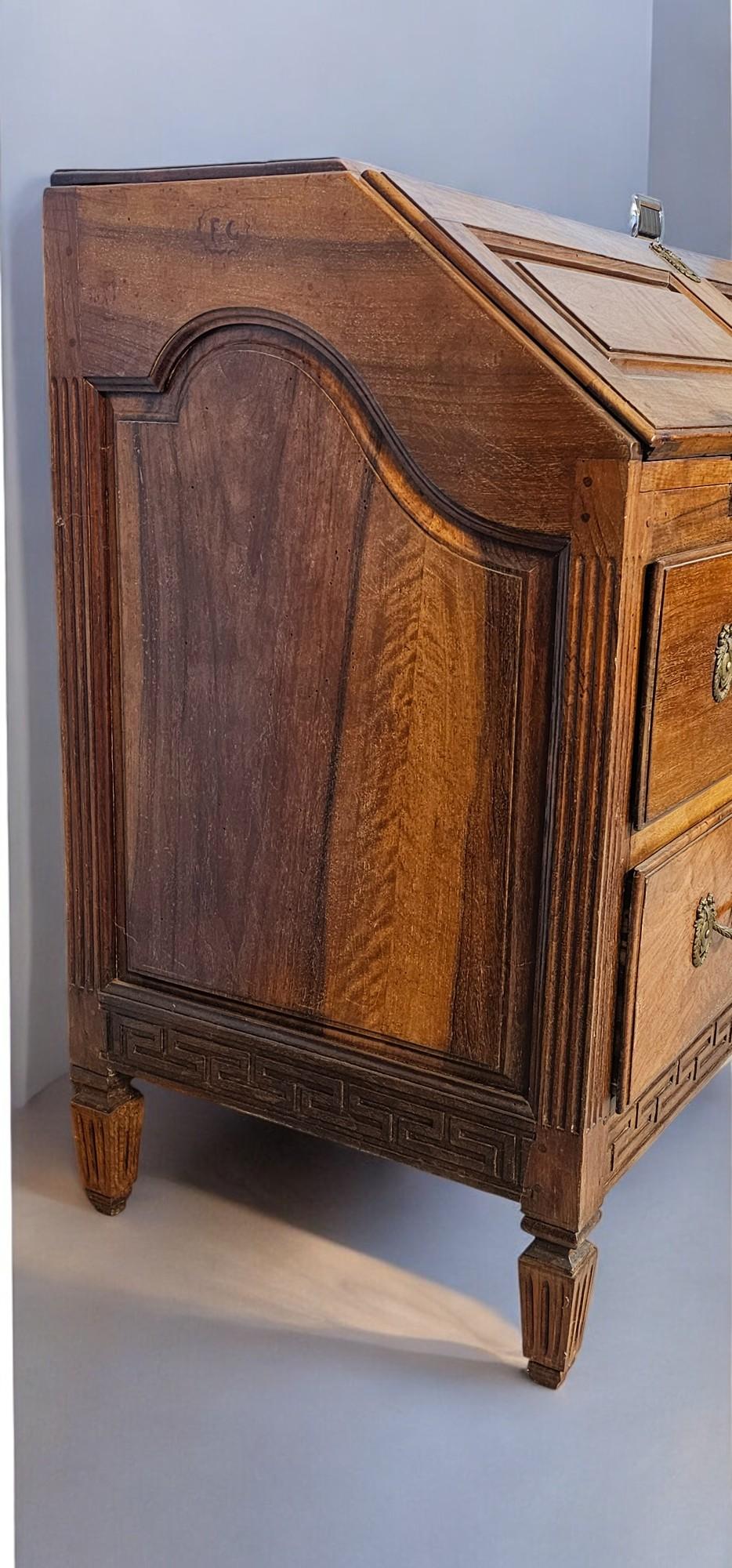 Mid-18th Century Italian Flap Sideboard in solid walnut , Louis XVI period, Parma 1760 For Sale