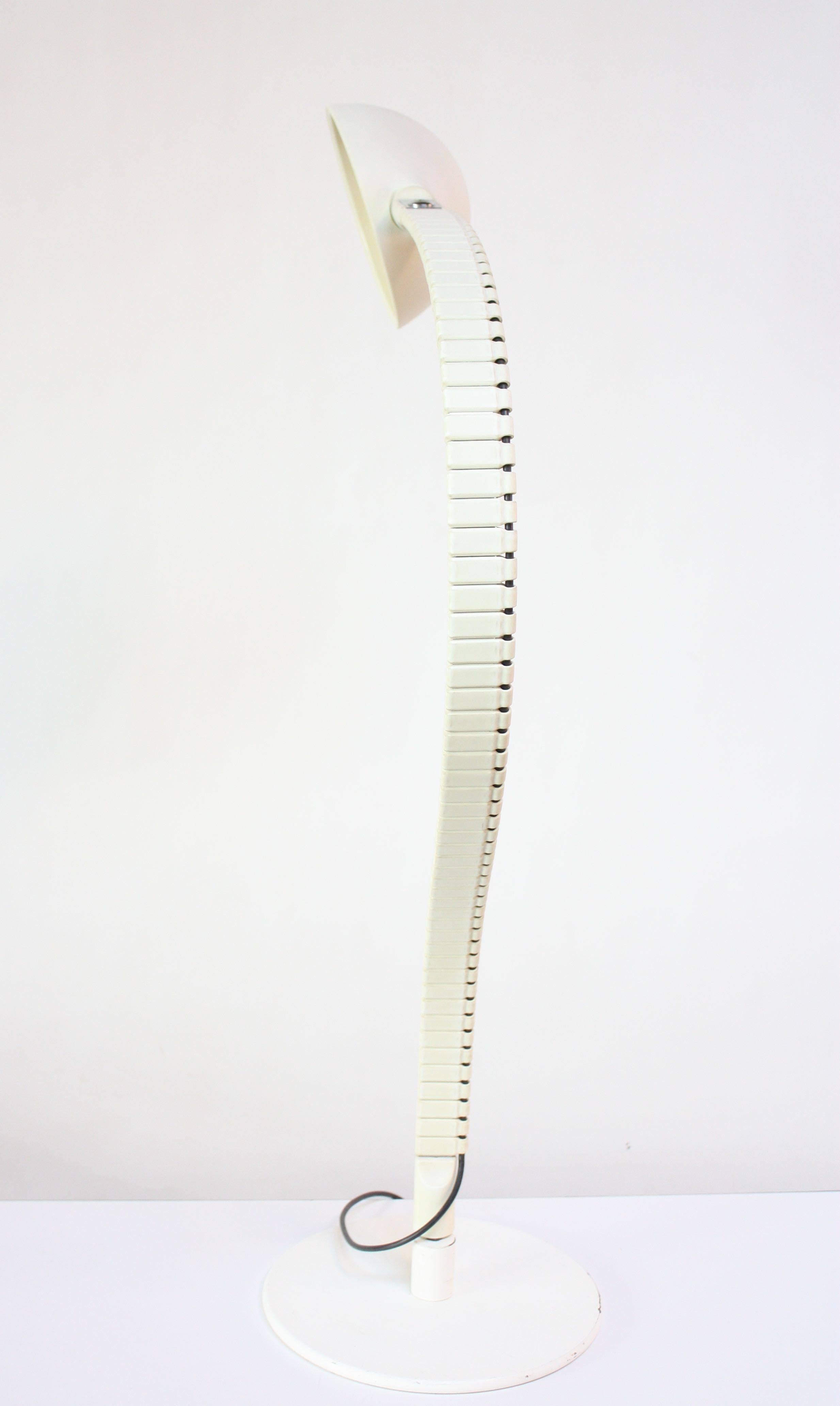 Italian 'Flex' Floor Lamp Model 2164 by Elio Martinelli In Good Condition In Brooklyn, NY