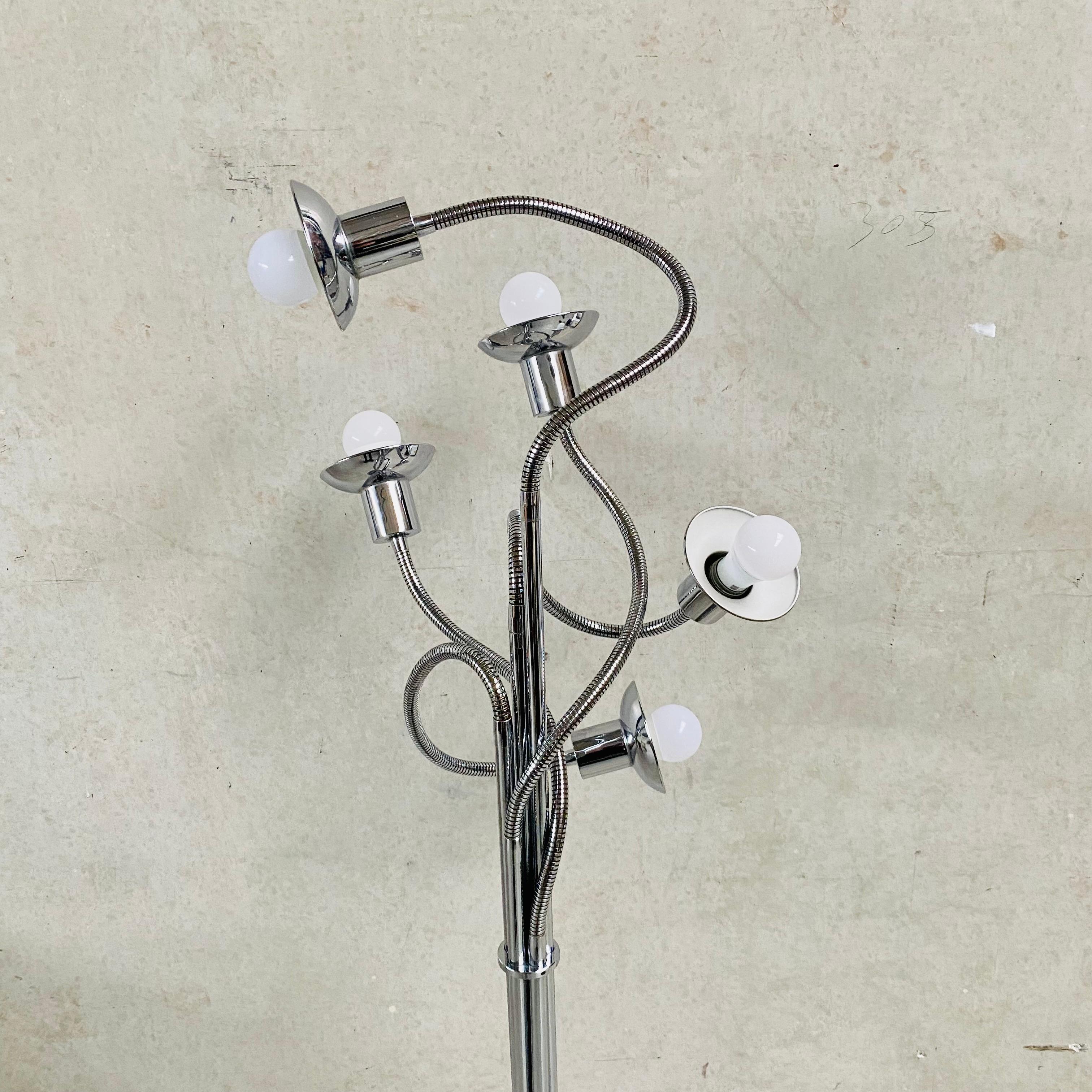 Mid-Century 5 Flexible Arm Floor Lamp Style Pierre Folie for Jacques Charpentier In Good Condition For Sale In DE MEERN, NL