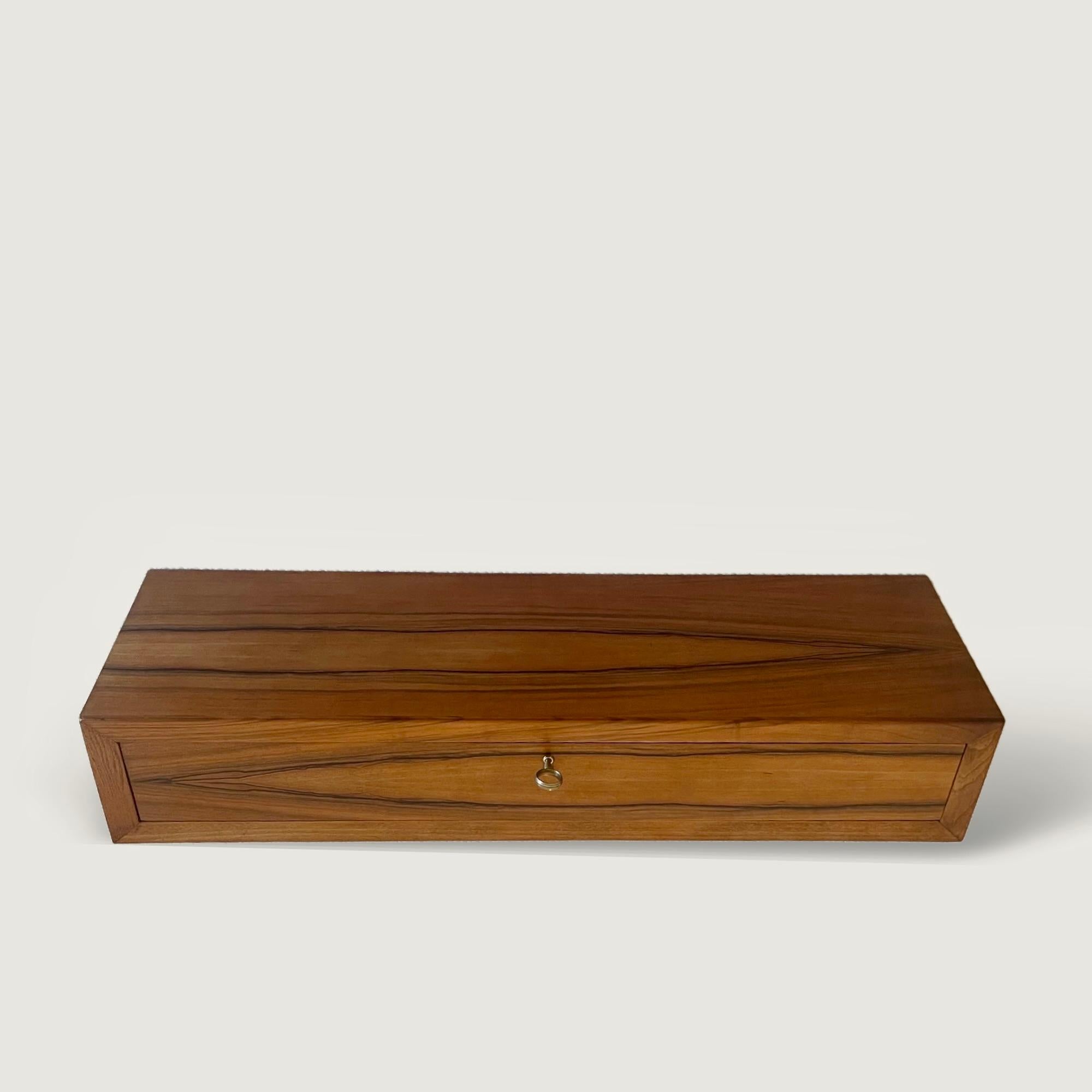 Italiano Console galleggiante italiana Attribuita a Piero Bottoni circa 1940 in vendita
