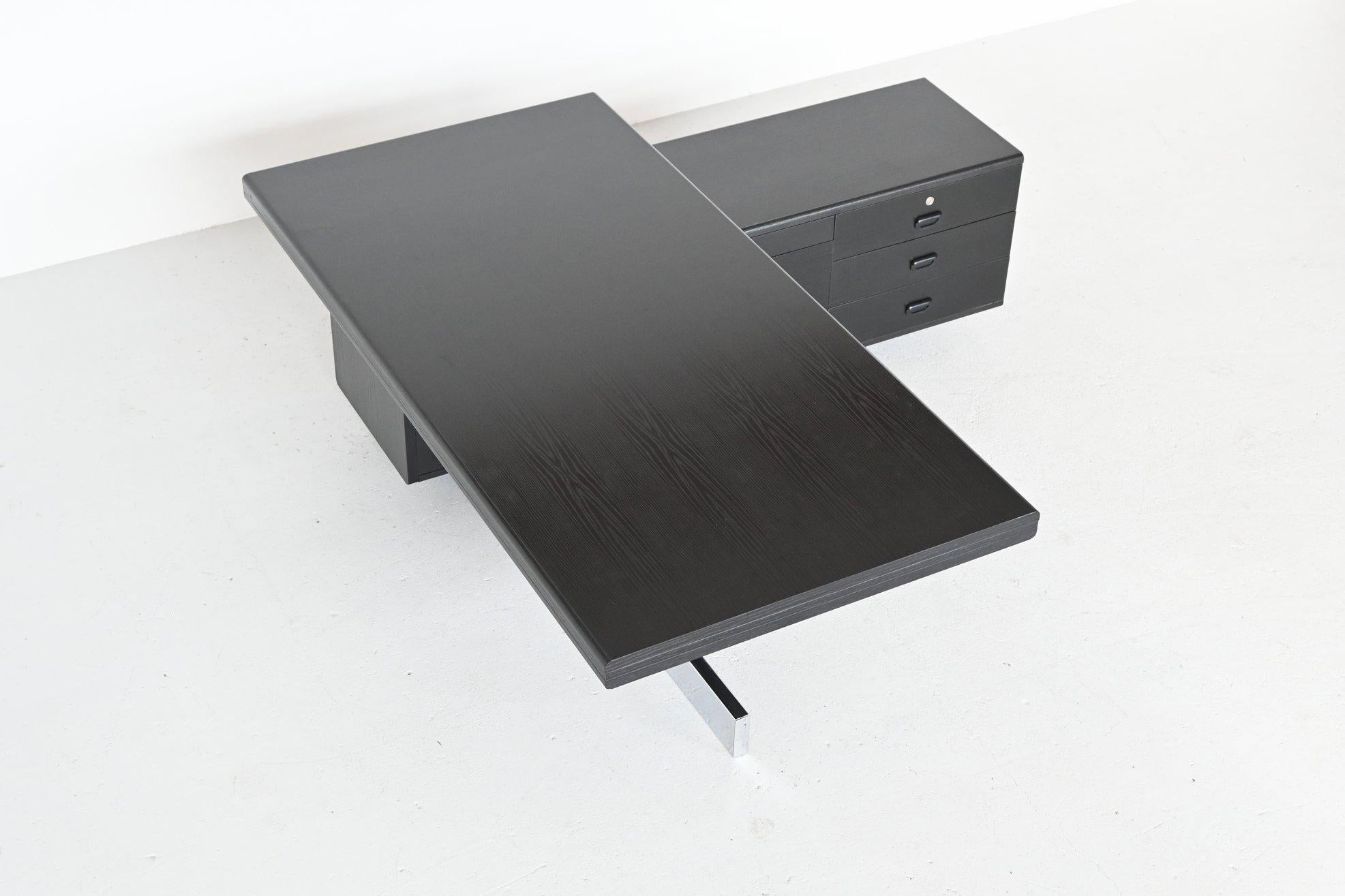 Lacquered Italian Floating Executive Desk Black and Chrome, Italy, 1970