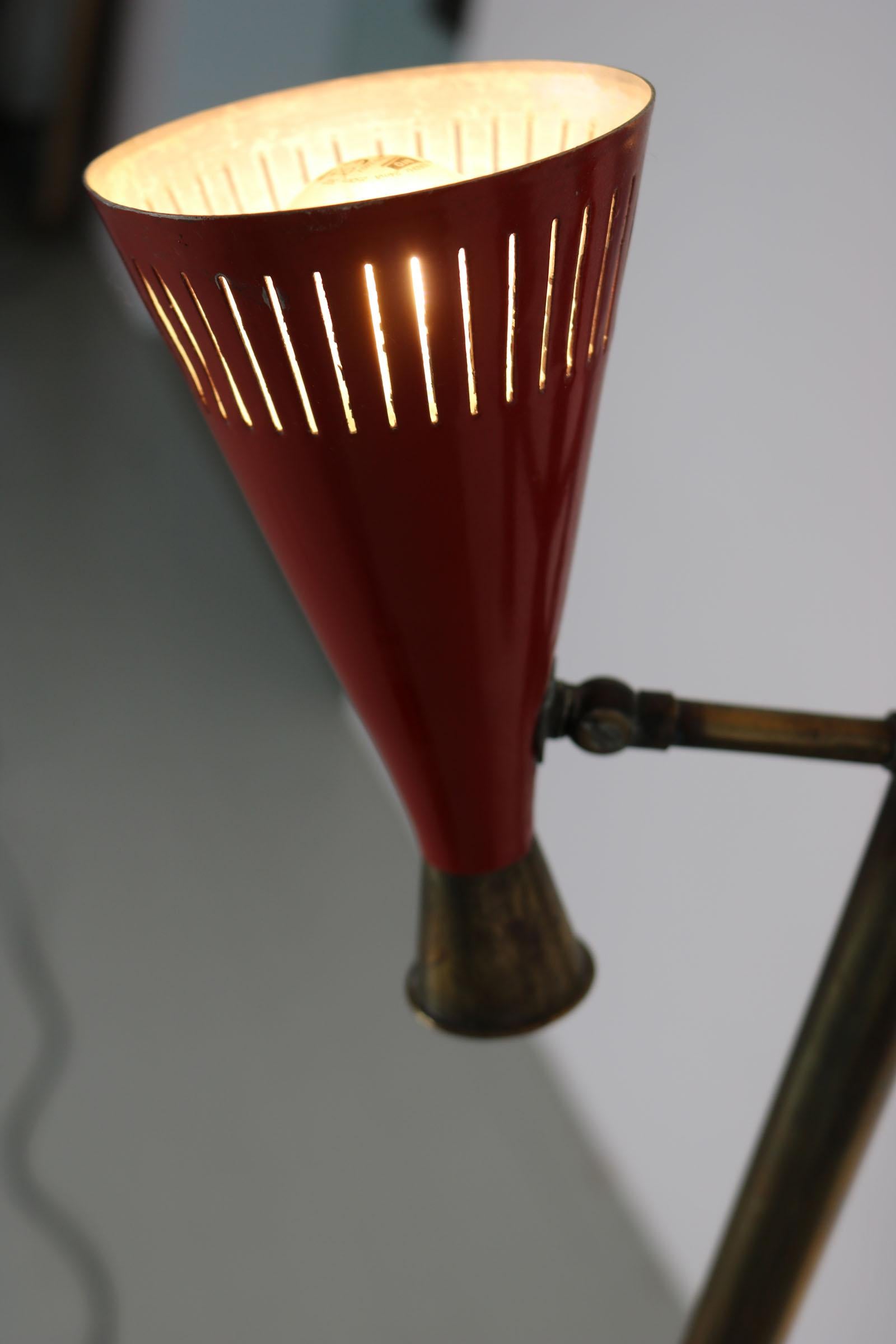 Lámpara de pie italiana años 50. en venta 7
