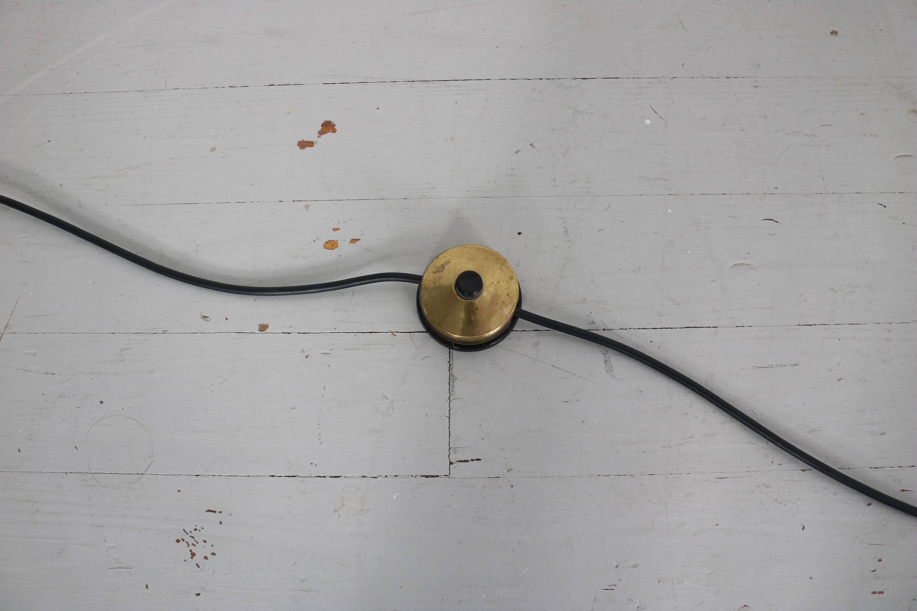 Lámpara de pie italiana años 50. en venta 12