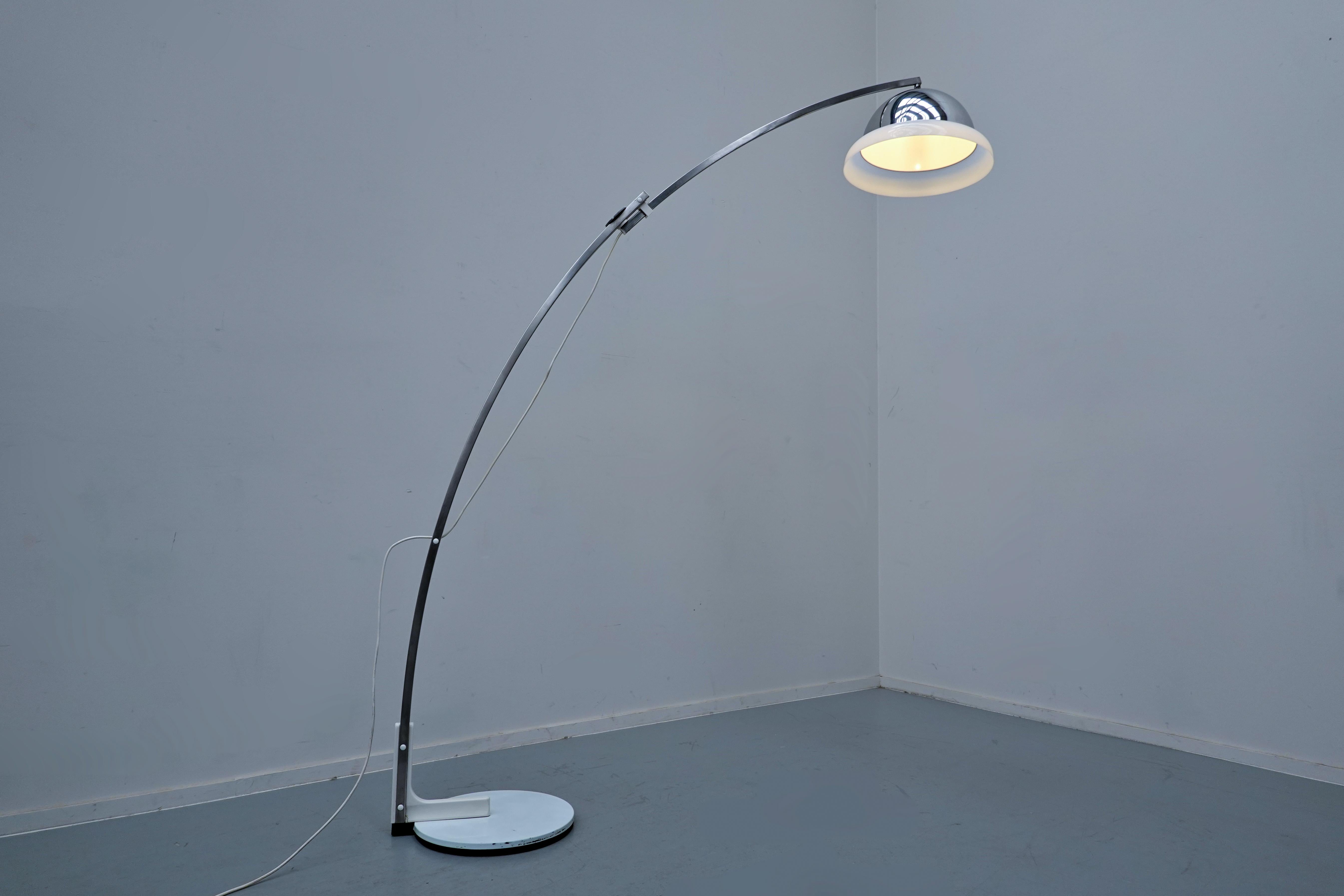 Mid-Century Modern Italian Adjustable Arc Floor Lamp by Goffredo Reggiani, 1960s For Sale 2