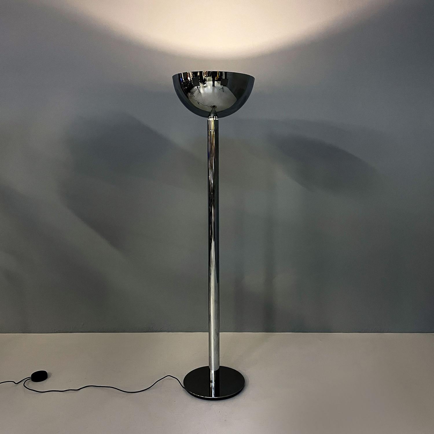 Italian floor lamp AM2Z by Franco Albini and Franca Helg for Nemo Lighting, 2024
Floor lamp mod. AM2Z round base. The structure is entirely made of chromed metal. The diffuser has an inverted dome with a white lacquered interior, just below there is