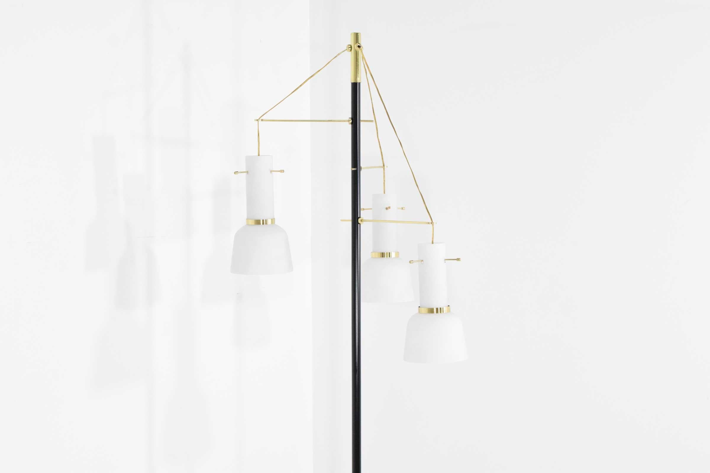 Mid-Century Modern Italian Floor Lamp Attributed to Stilnovo For Sale