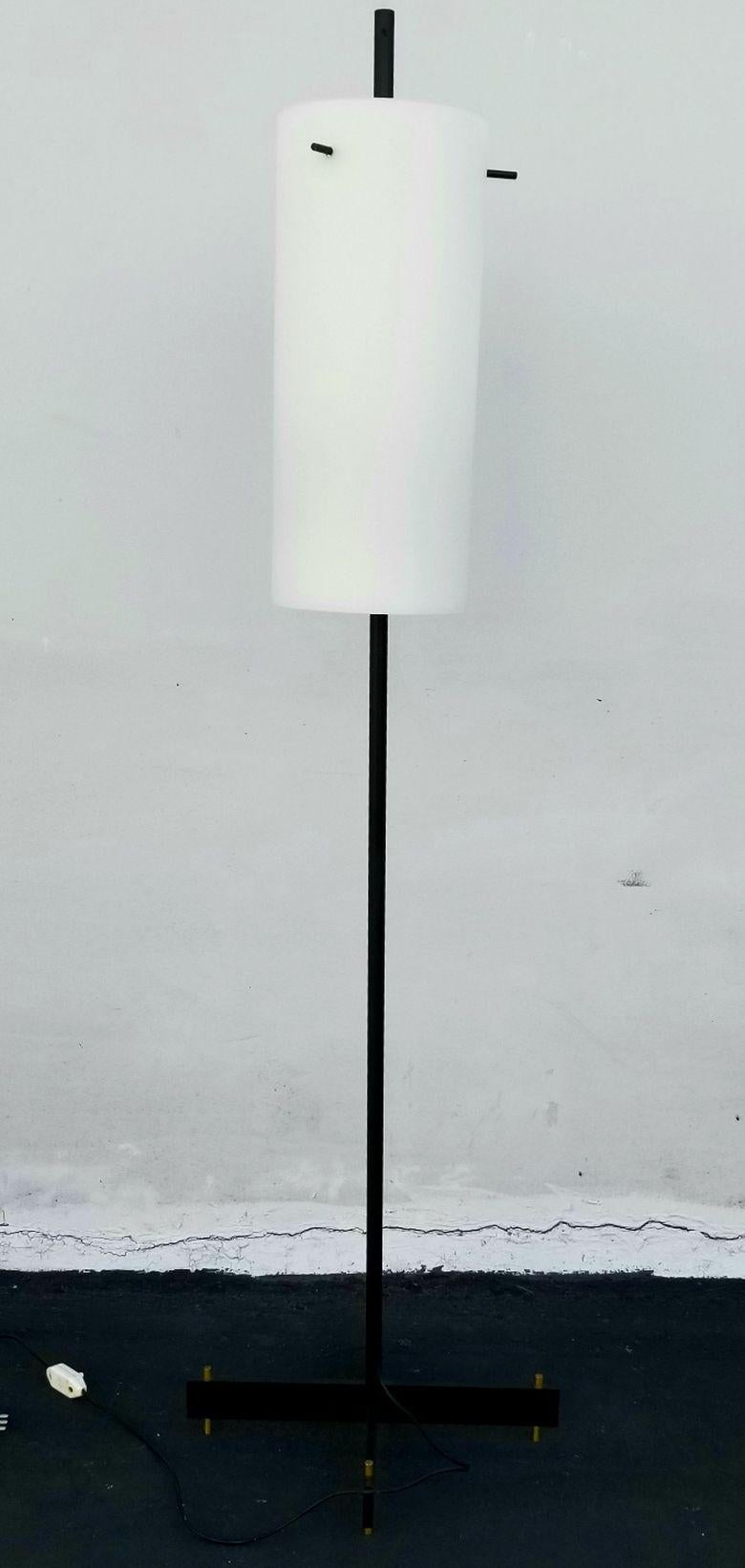 Italian Floor Lamp Attributed to Stilnovo In Good Condition For Sale In Los Angeles, CA