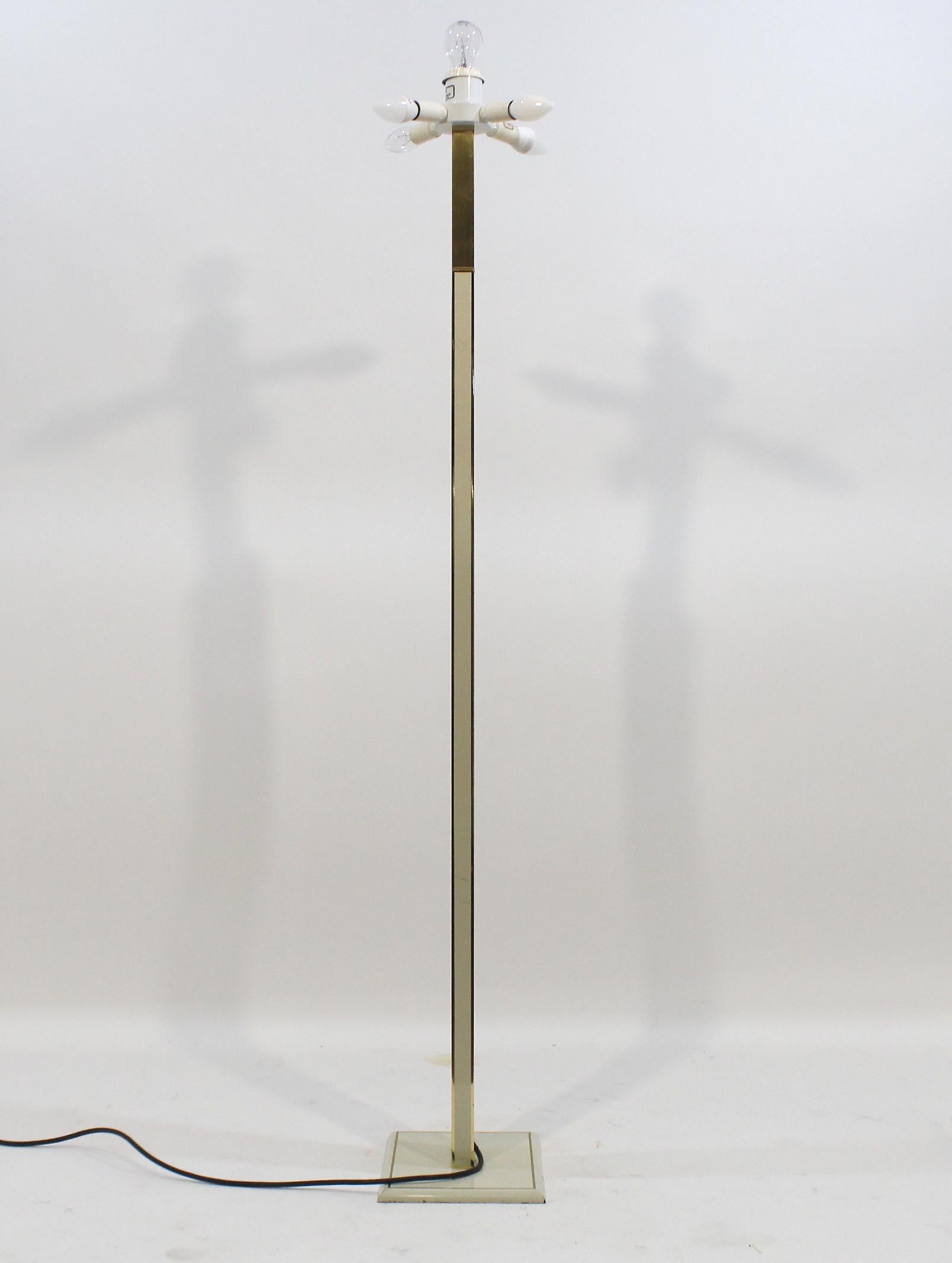 Italian Floor Lamp by Fratelli Martini Brass and Lacquered Metal, 1970 For Sale 7