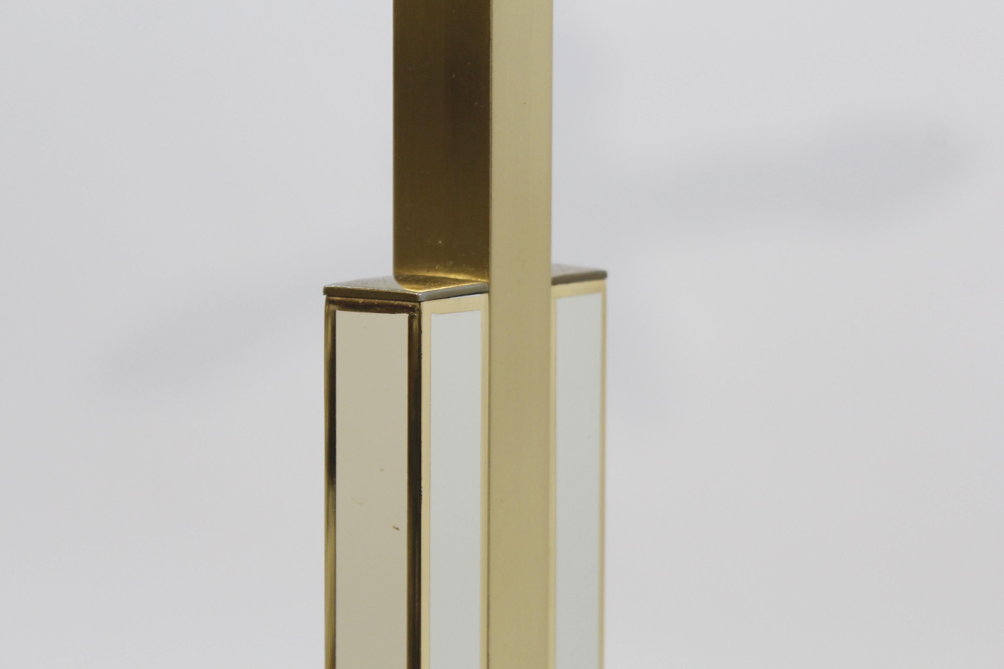 Italian Floor Lamp by Fratelli Martini Brass and Lacquered Metal, 1970 For Sale 4