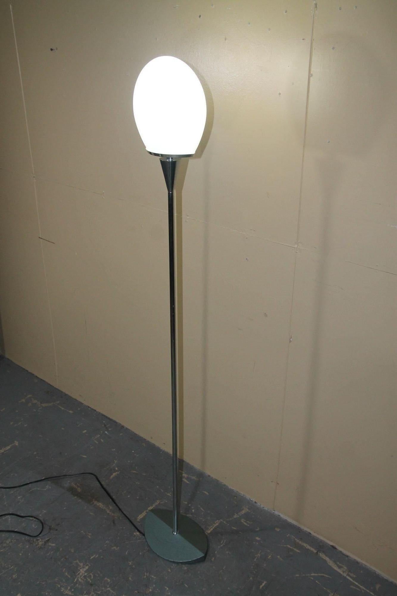 Italian Floor Lamp by Leucos Lighting. In Good Condition For Sale In Asbury Park, NJ