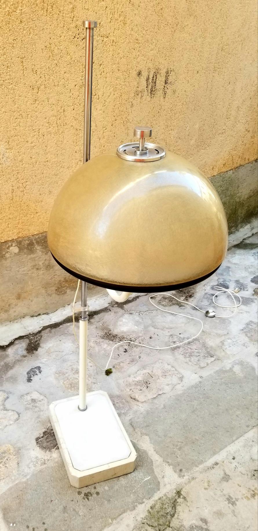 Mid-Century Modern Italian Floor Lamp by Luci For Sale