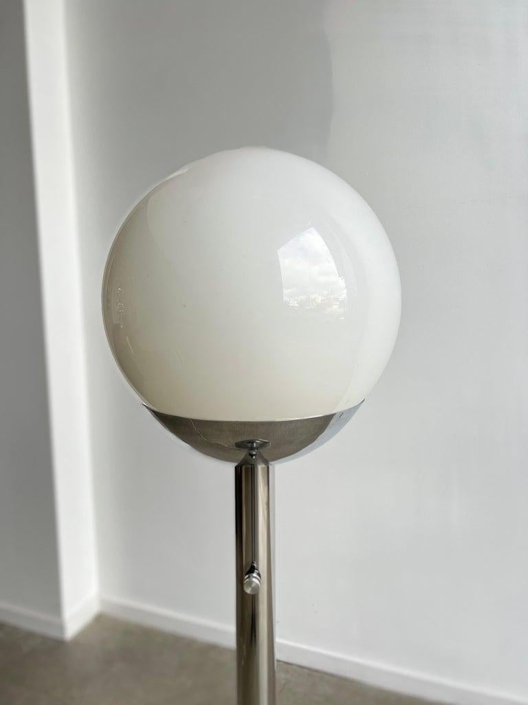 Ère spatiale Lampadaire italien Pia Guidetti Crippa pour Luci Milano en vente