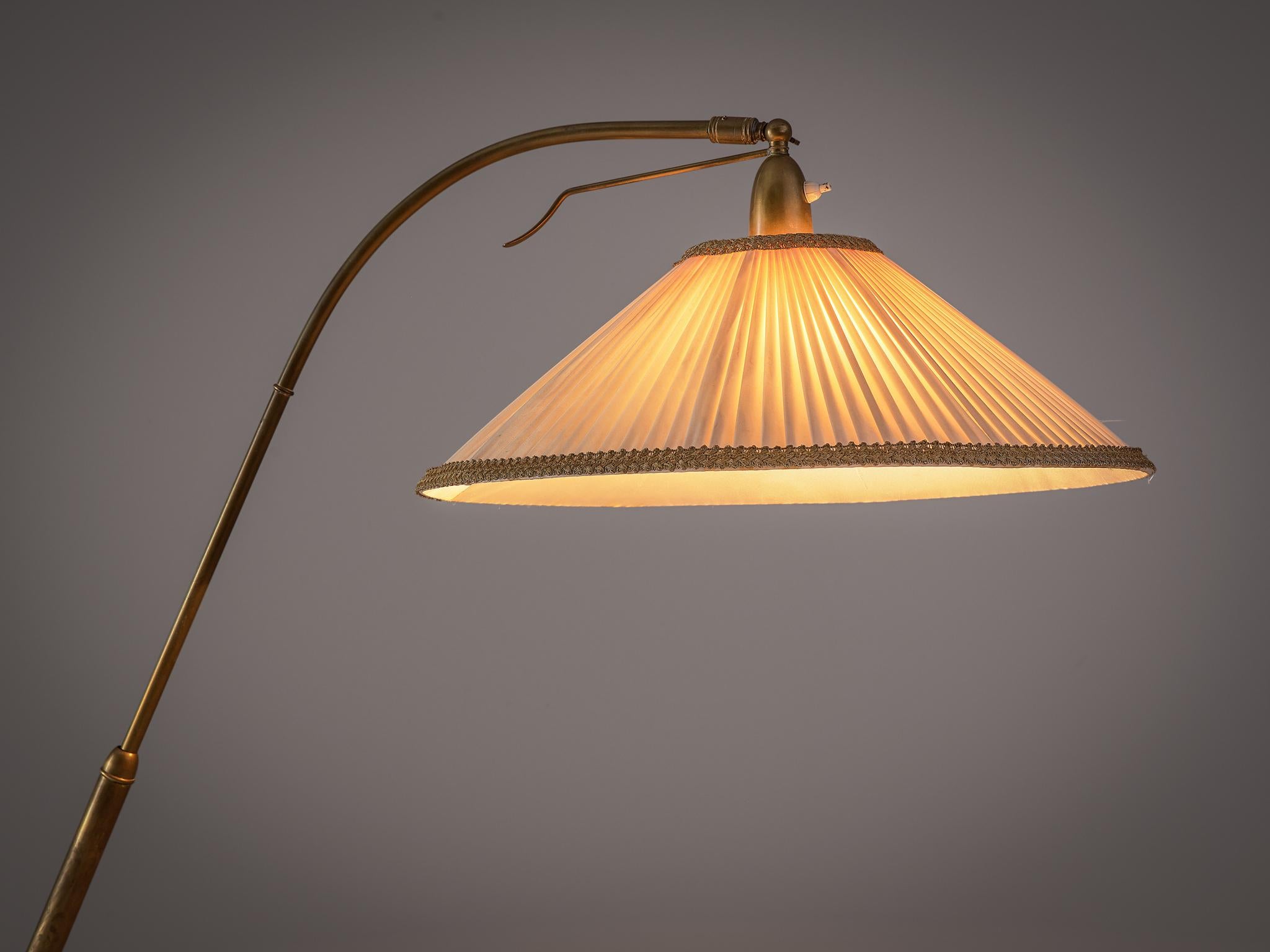 Italian Floor Lamp in Brass (Moderne der Mitte des Jahrhunderts)