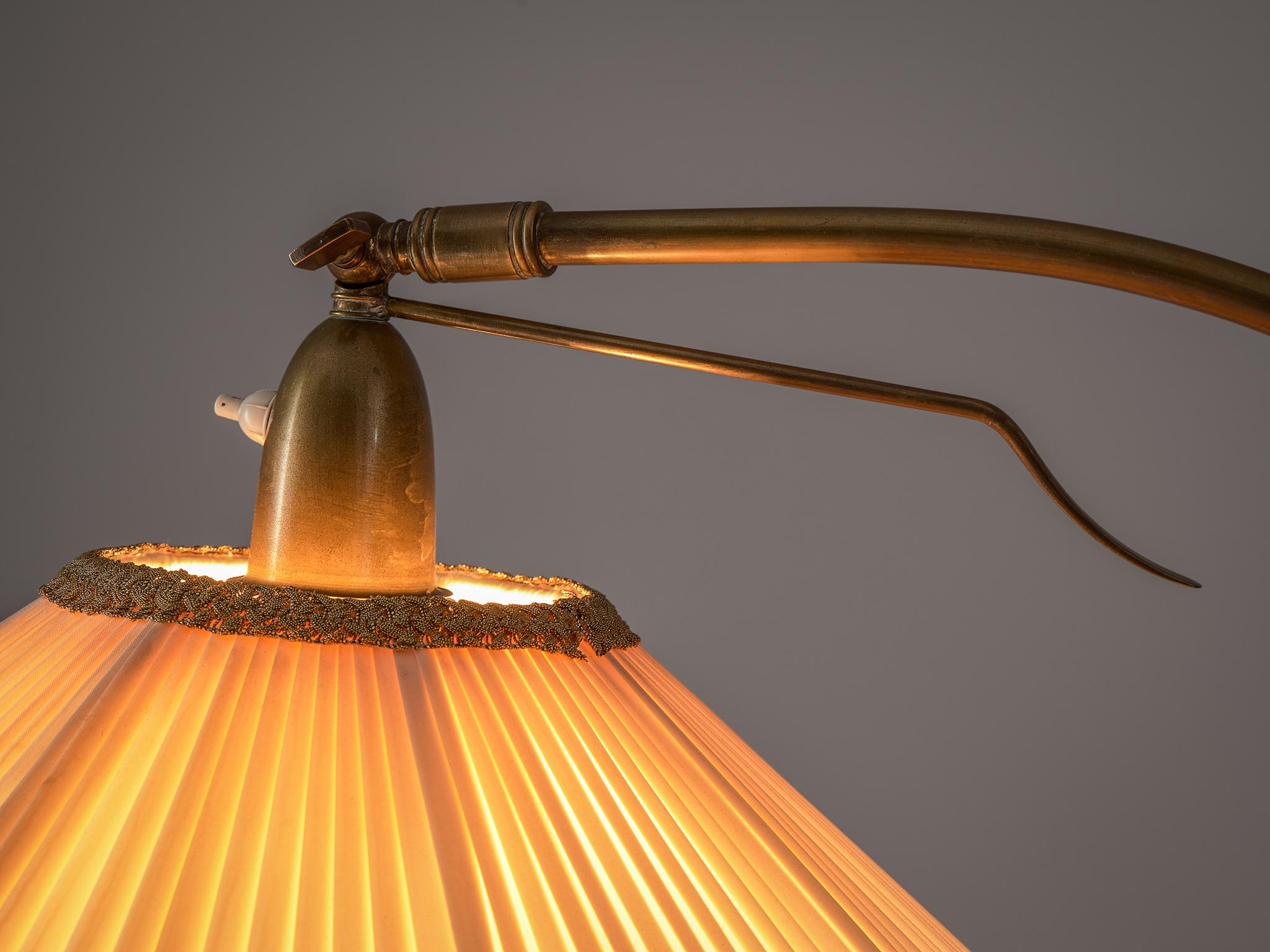 Italian Floor Lamp in Brass im Zustand „Gut“ in Waalwijk, NL