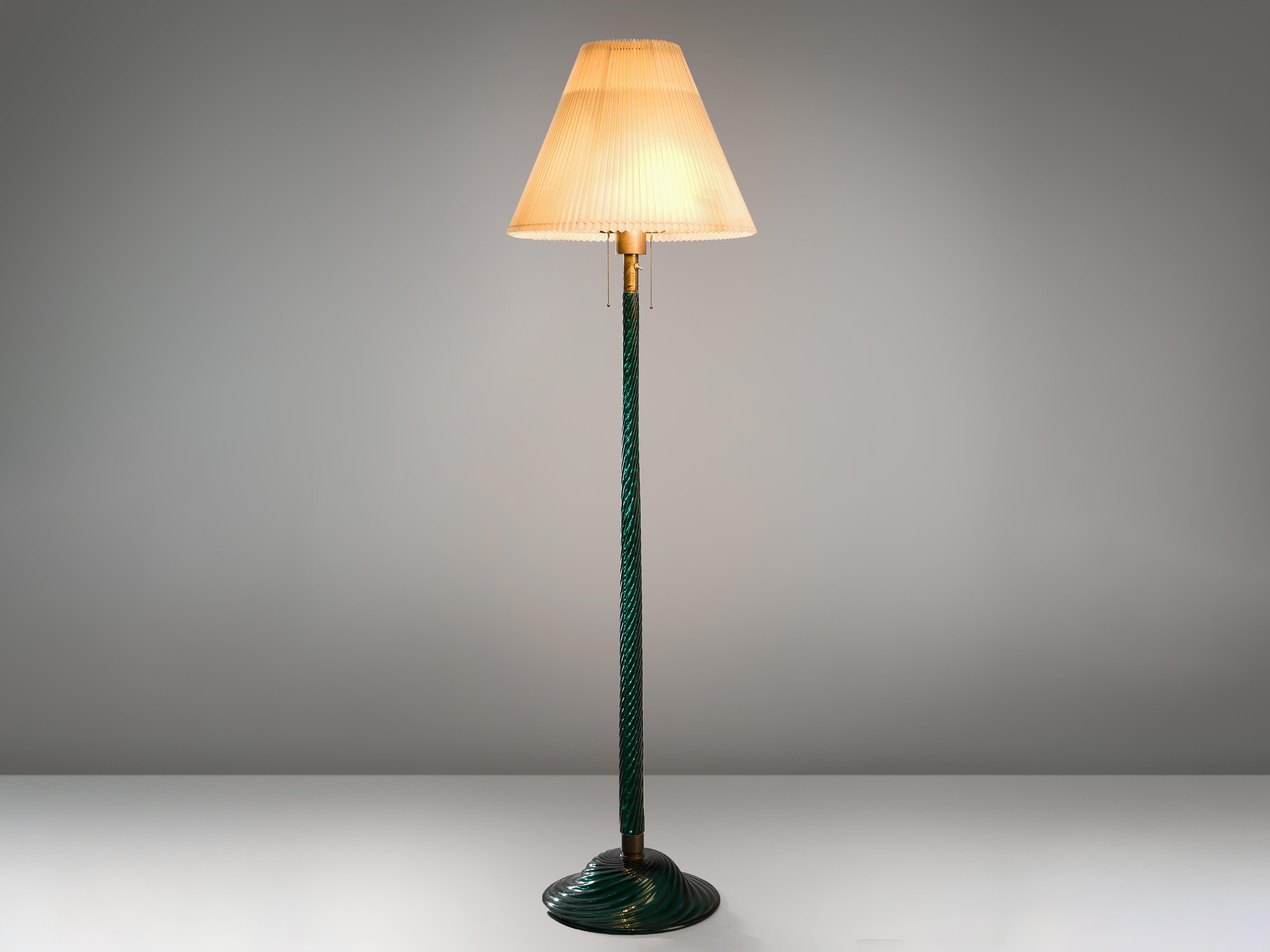 Lampadaire, verre, Italie, design 1940s

Ce lampadaire est doté d'une tige et d'une base 