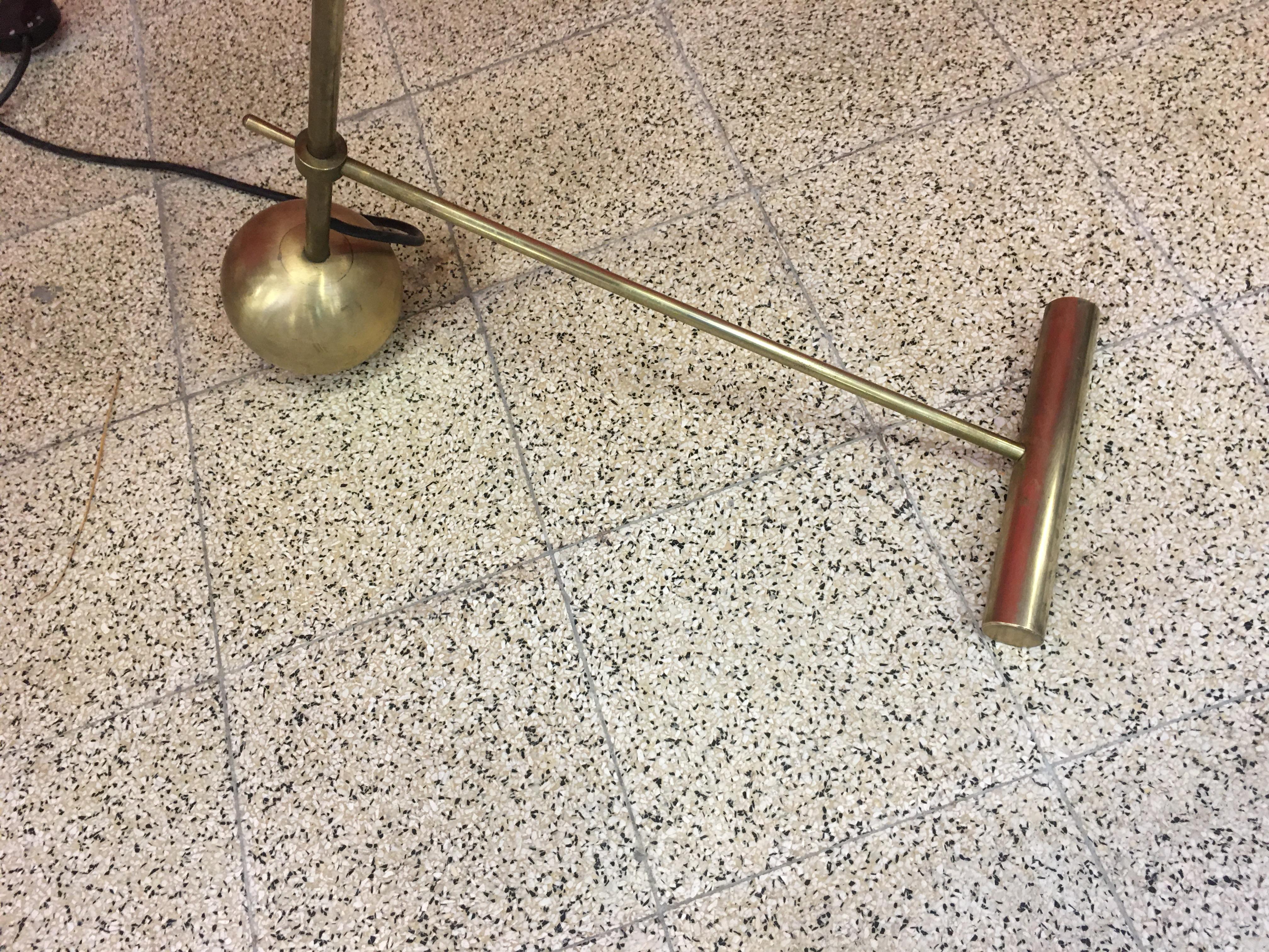 Lampadaire italien en métal laqué et laiton, datant d'environ 1950 Bon état - En vente à Saint-Ouen, FR