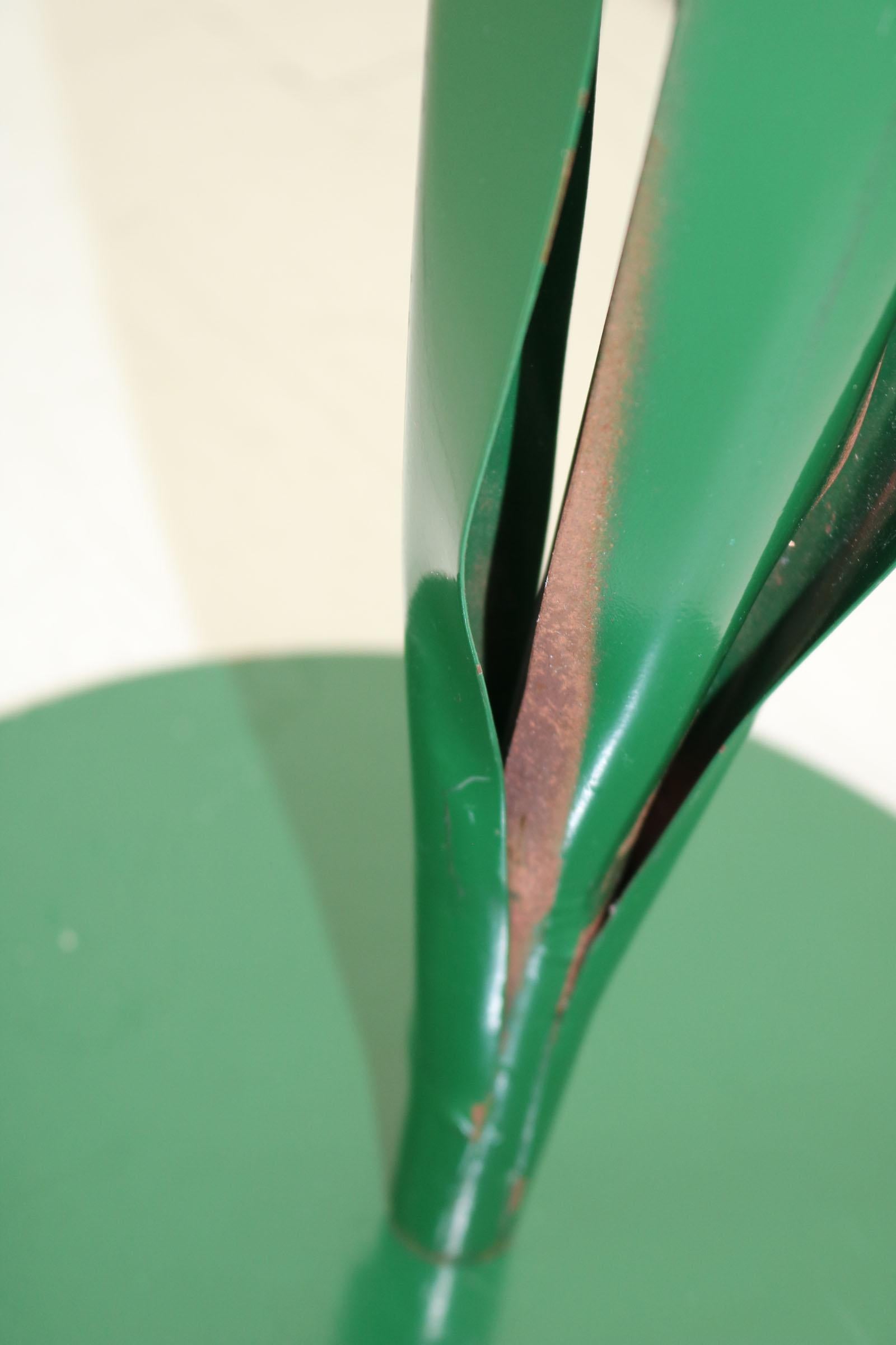 Italian Floor Lamp in Shape of a Daffodil from the 80s 10