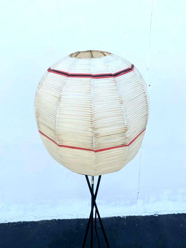 Mid-20th Century Italian Floor Lamp in Style of Isamu Noguchi For Sale