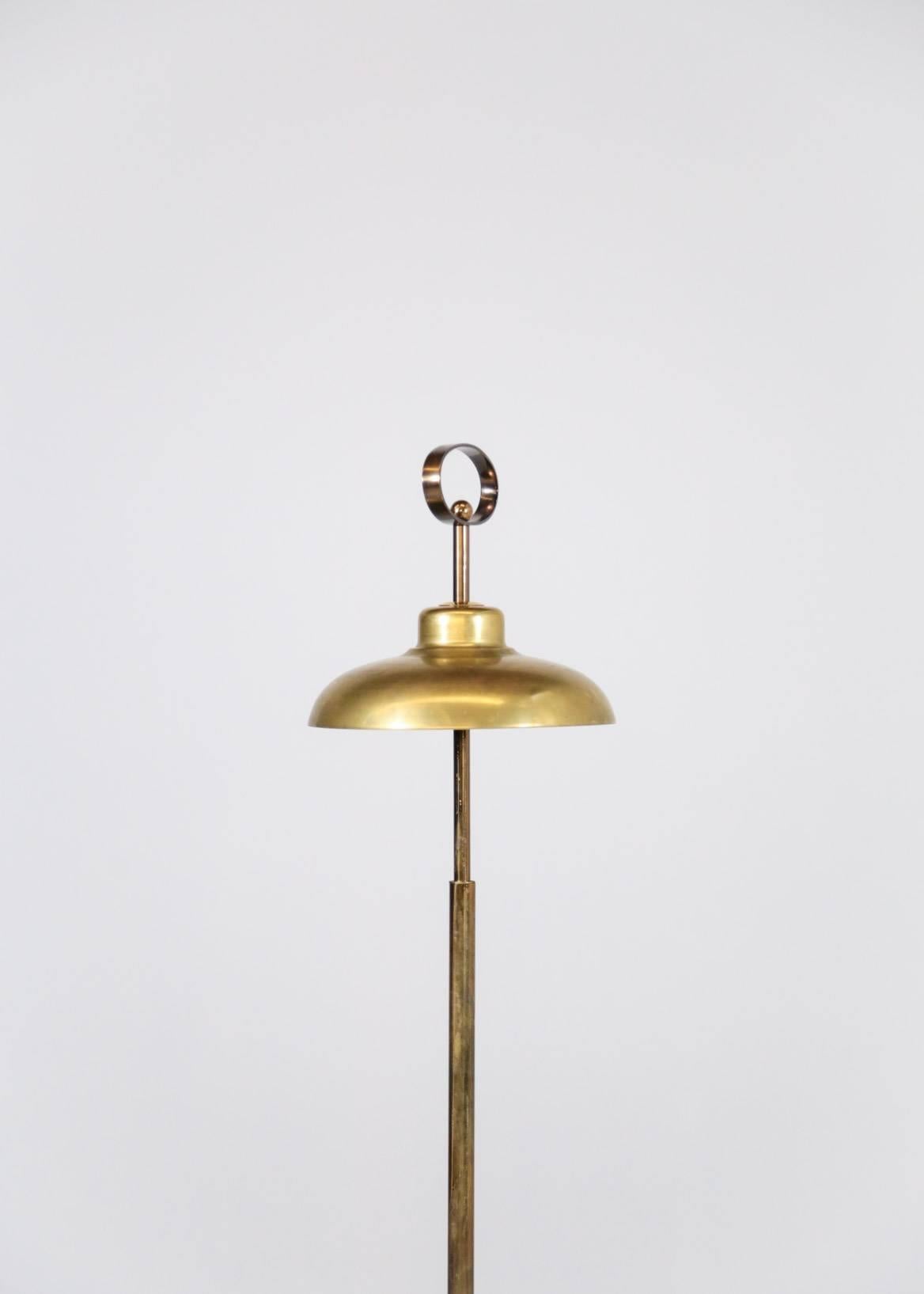 Vintage Italian floor lamp attributed to Stilnovo, base in marble with brass structure.
Really nice patina.