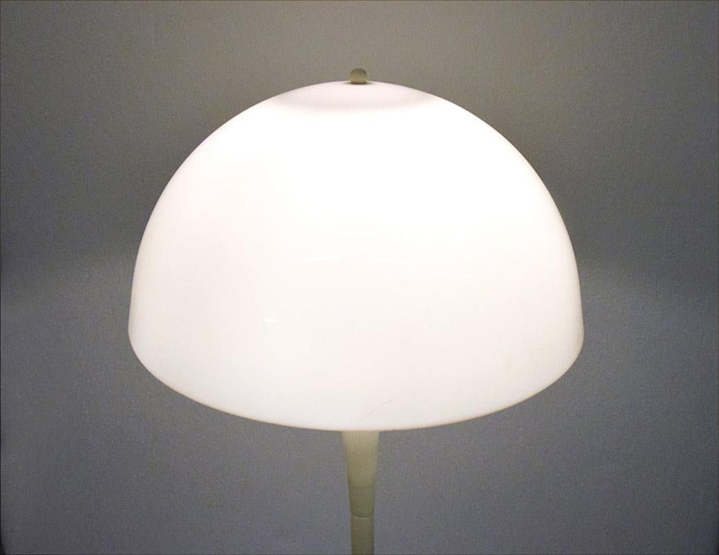 Late 20th Century Italian Floor Lamp in the Style of Verner Panton, 1970s For Sale