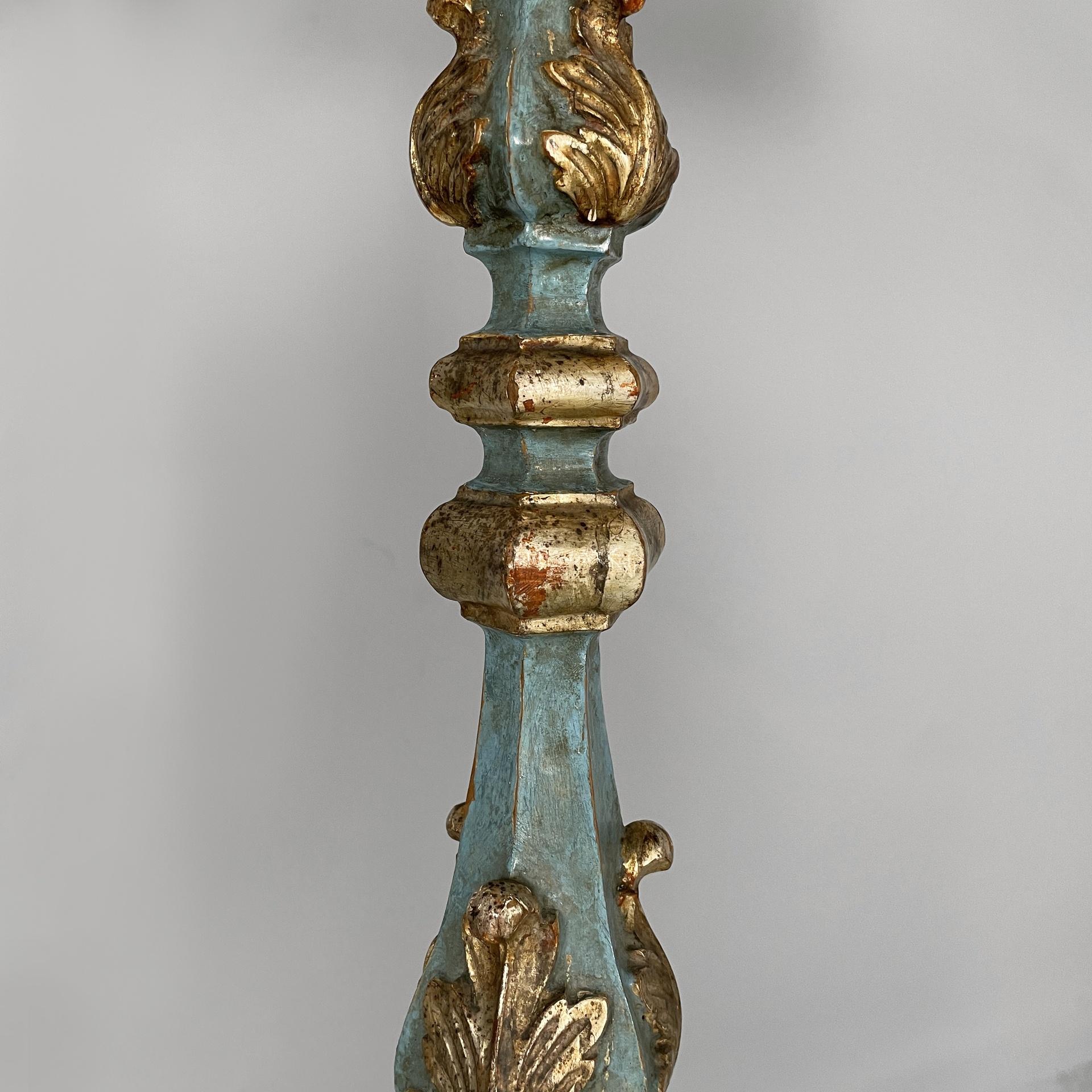 Lampadaire italien en Wood avec feuille d'or et laque bleu clair, années 1940. en vente 5