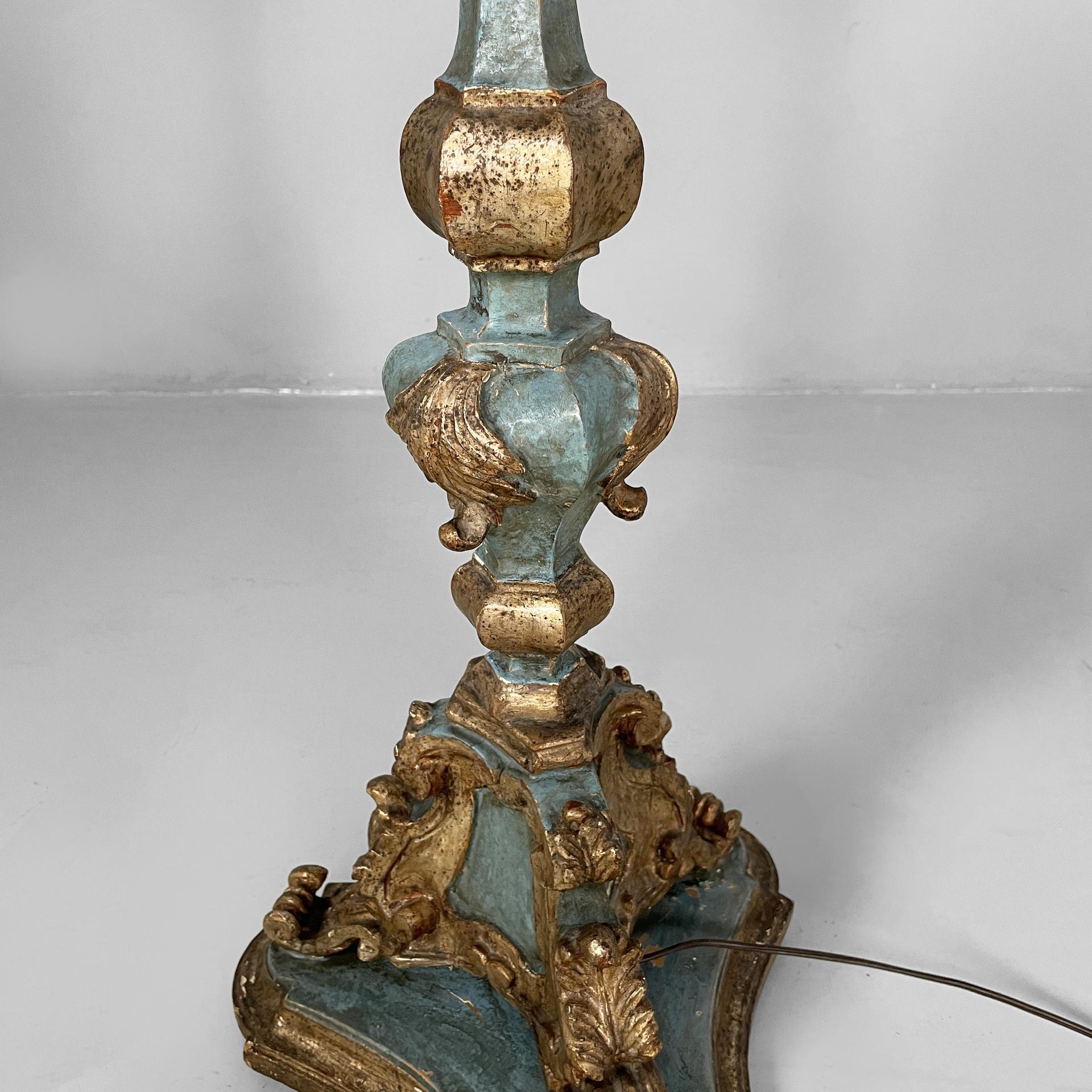 Lampadaire italien en Wood avec feuille d'or et laque bleu clair, années 1940. en vente 7