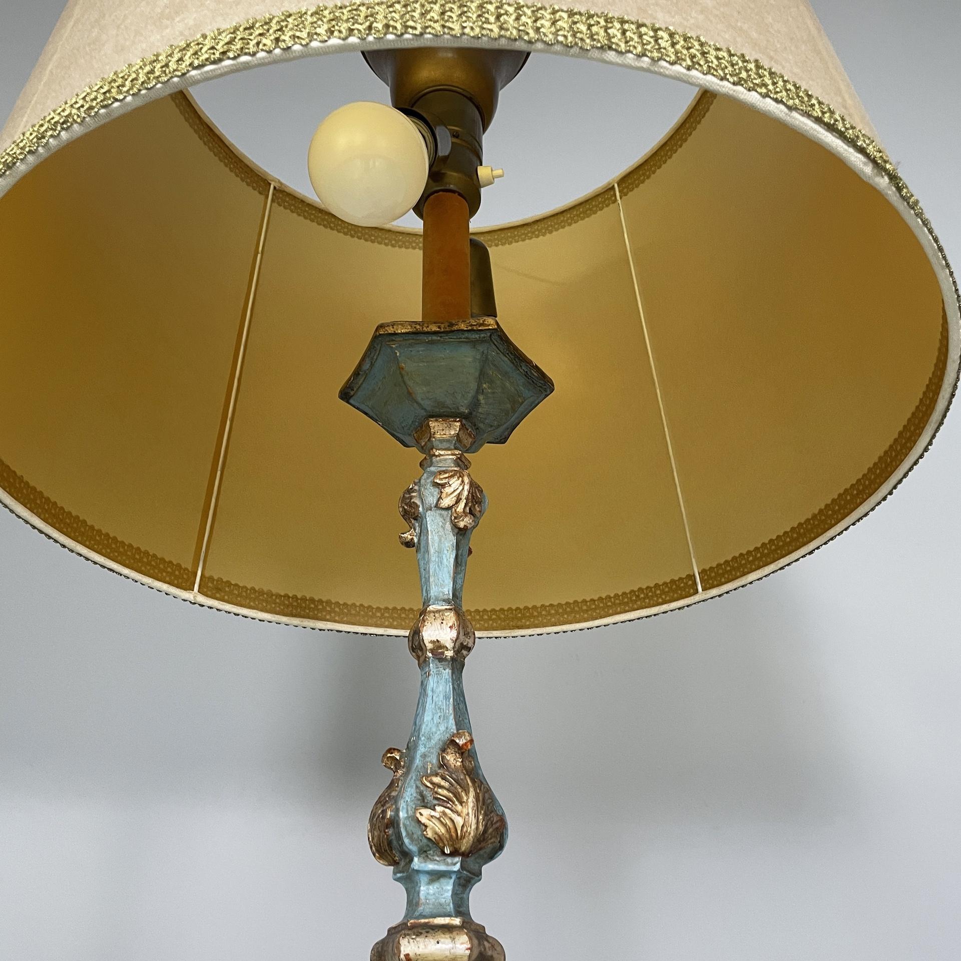 Lampadaire italien en Wood avec feuille d'or et laque bleu clair, années 1940. en vente 3