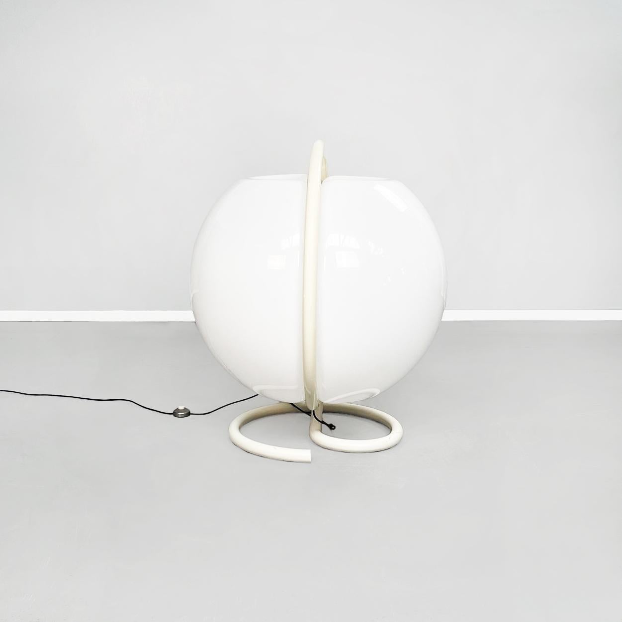 Mid-Century Modern Italian Floor Lamp Mappamondo Mod 2144 by Martinelli for Martinelli Luce, 1960s