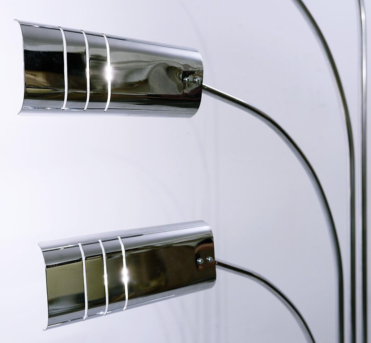 Italian floor lamp removable chrome heads and travertine base - 1970s For Sale 1