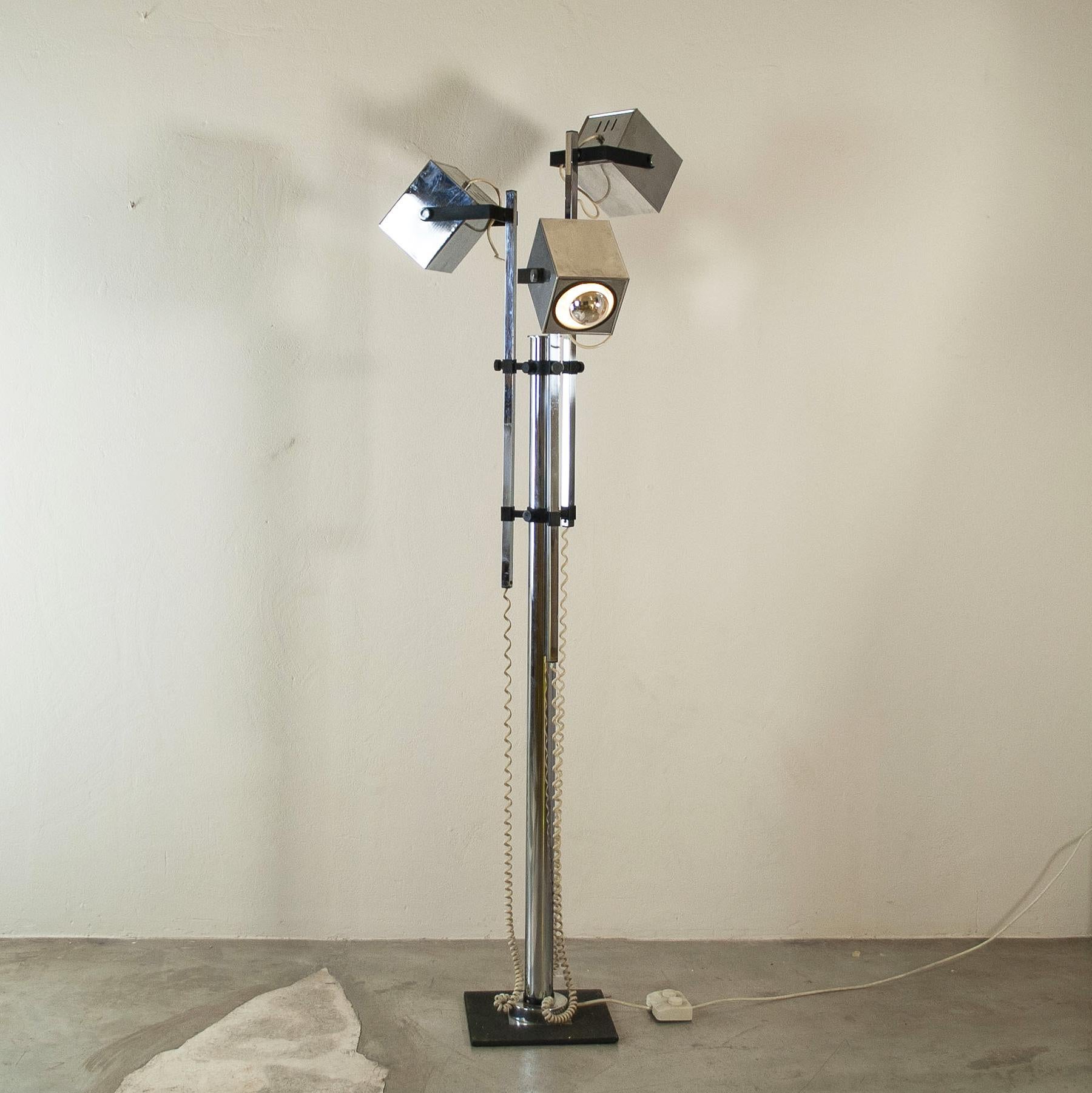 Late 20th Century Italian floor lamp space age 1970s. For Sale