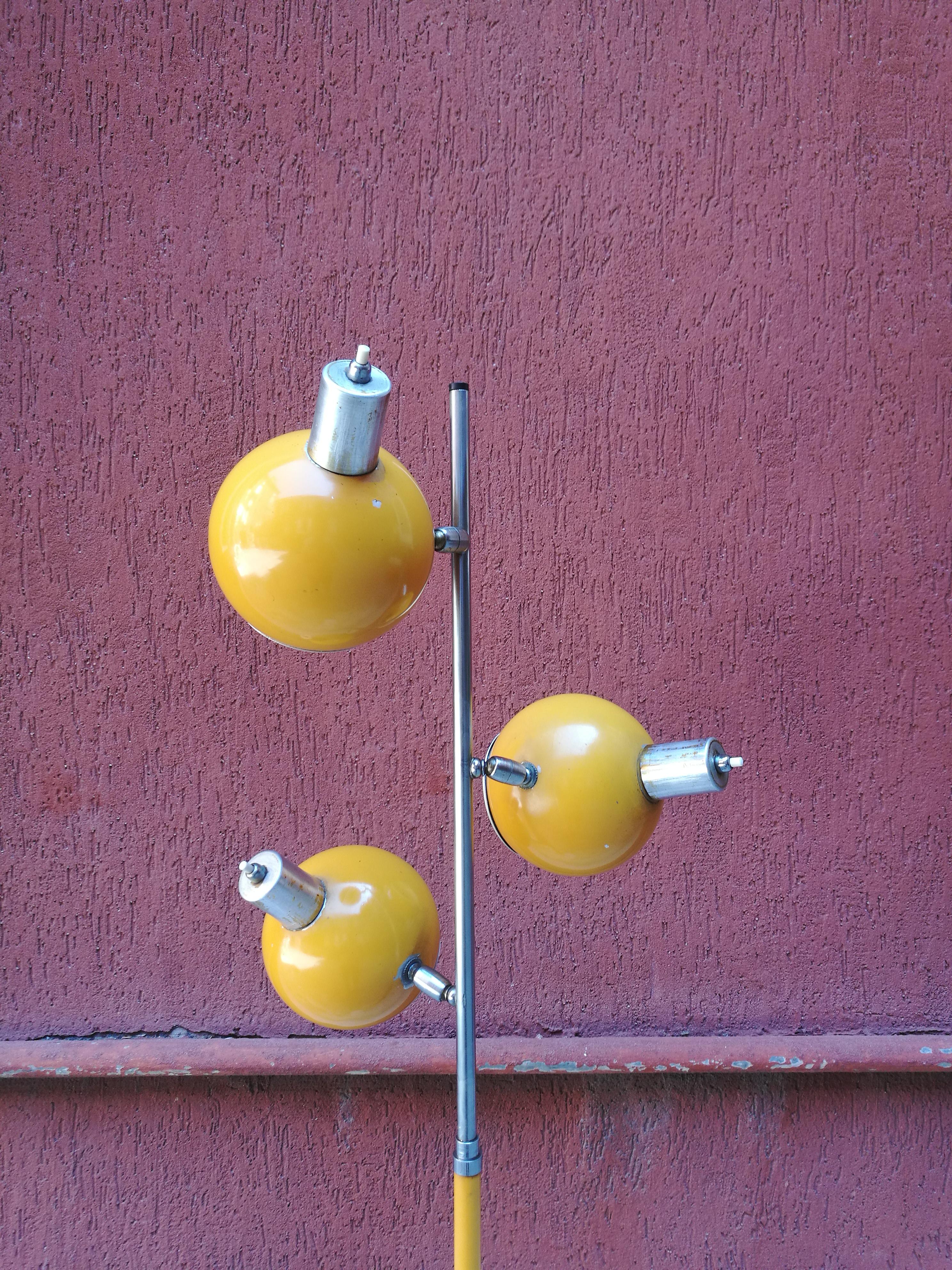 Mid-20th Century Italian Floor Lamp with Circle Yellow Lampshade and Marble Base, Reggiani, 1970