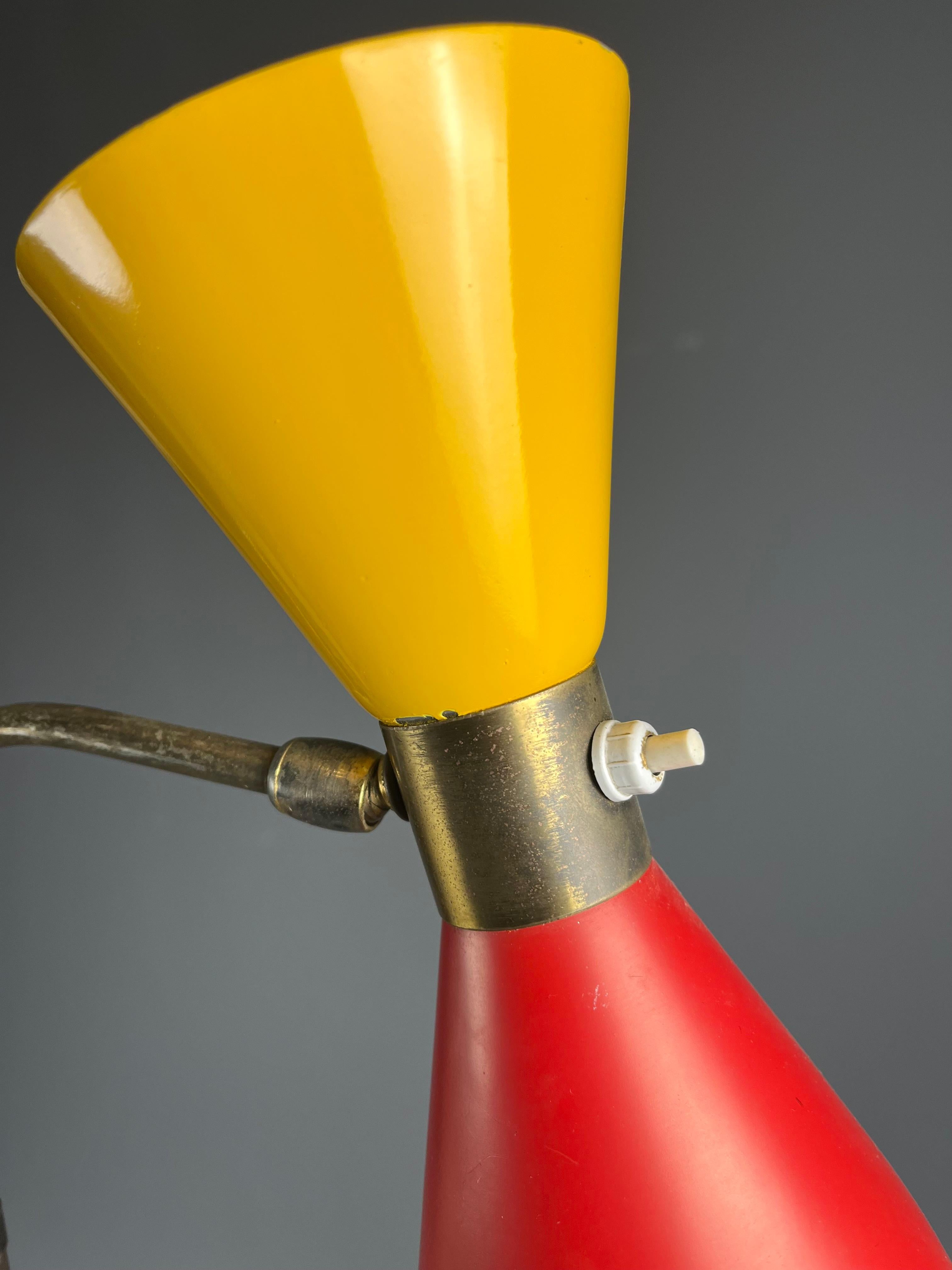 Italian floor lamp with double cone shade and Italian marble base, 1950s For Sale 4