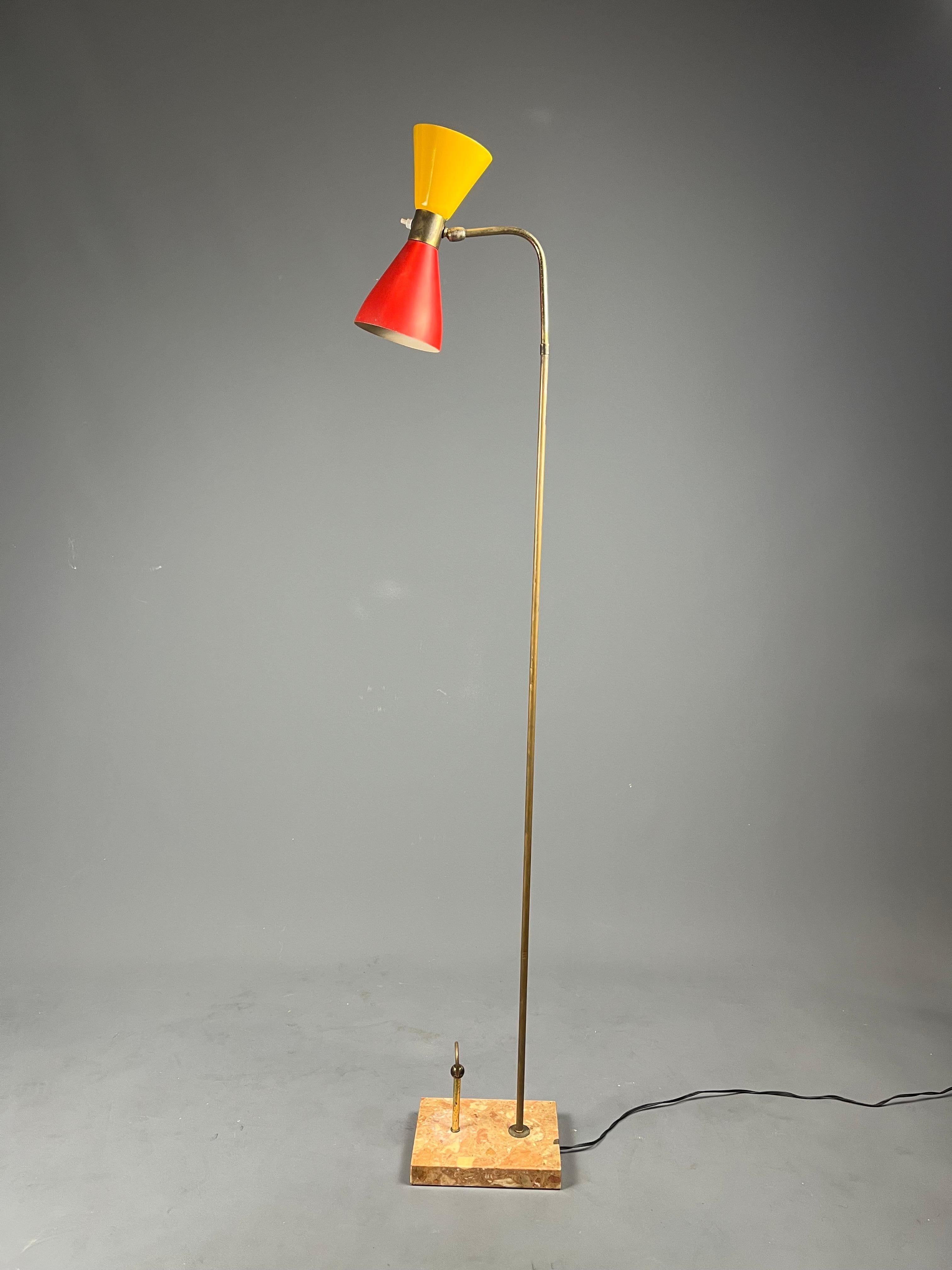 Italian floor lamp with double cone shade and Italian marble base, 1950s For Sale 6