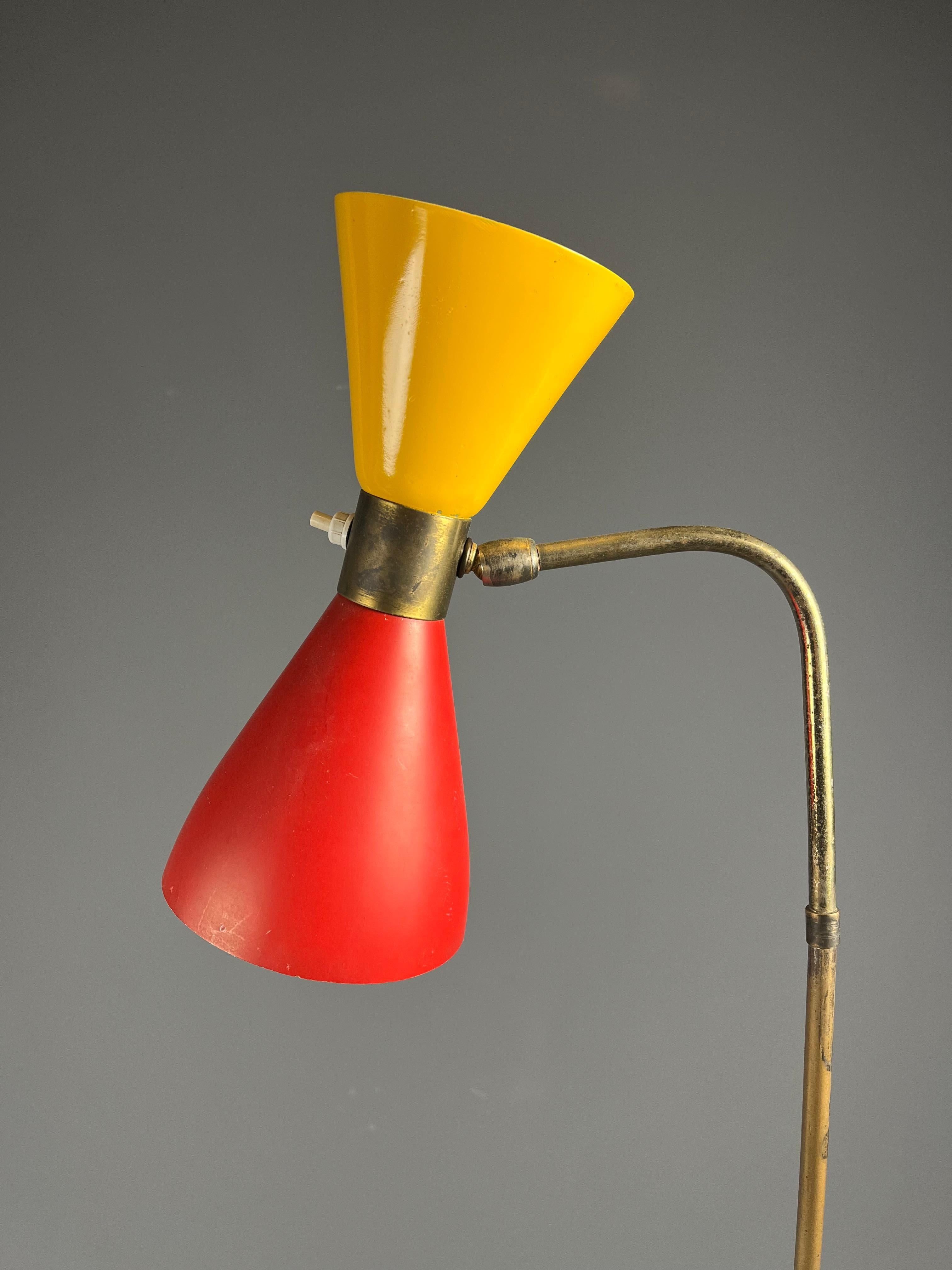 Italian floor lamp with double cone shade and Italian marble base, 1950s For Sale 7