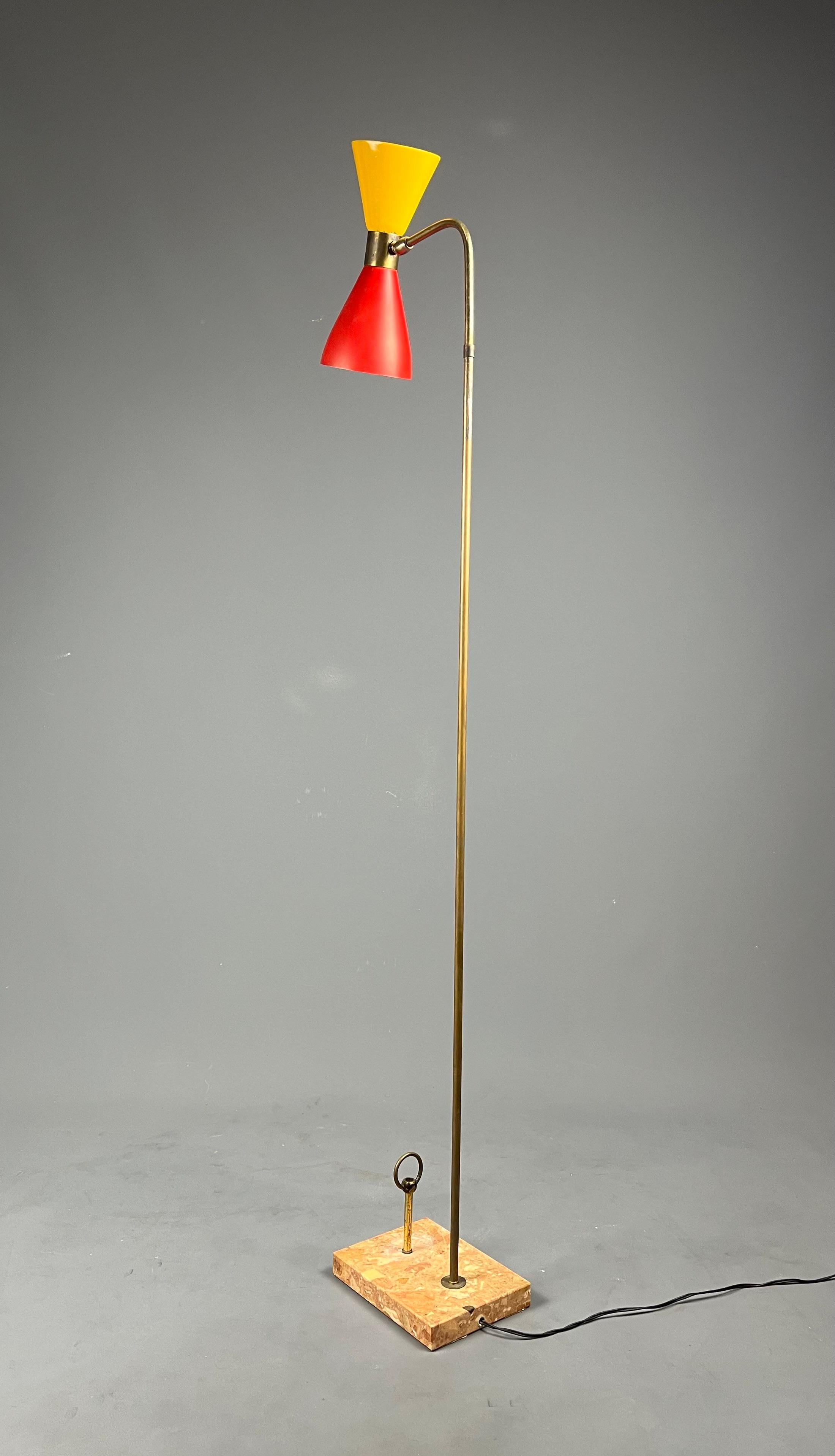 Italian floor lamp with double cone shade and Italian marble base, 1950s For Sale 8