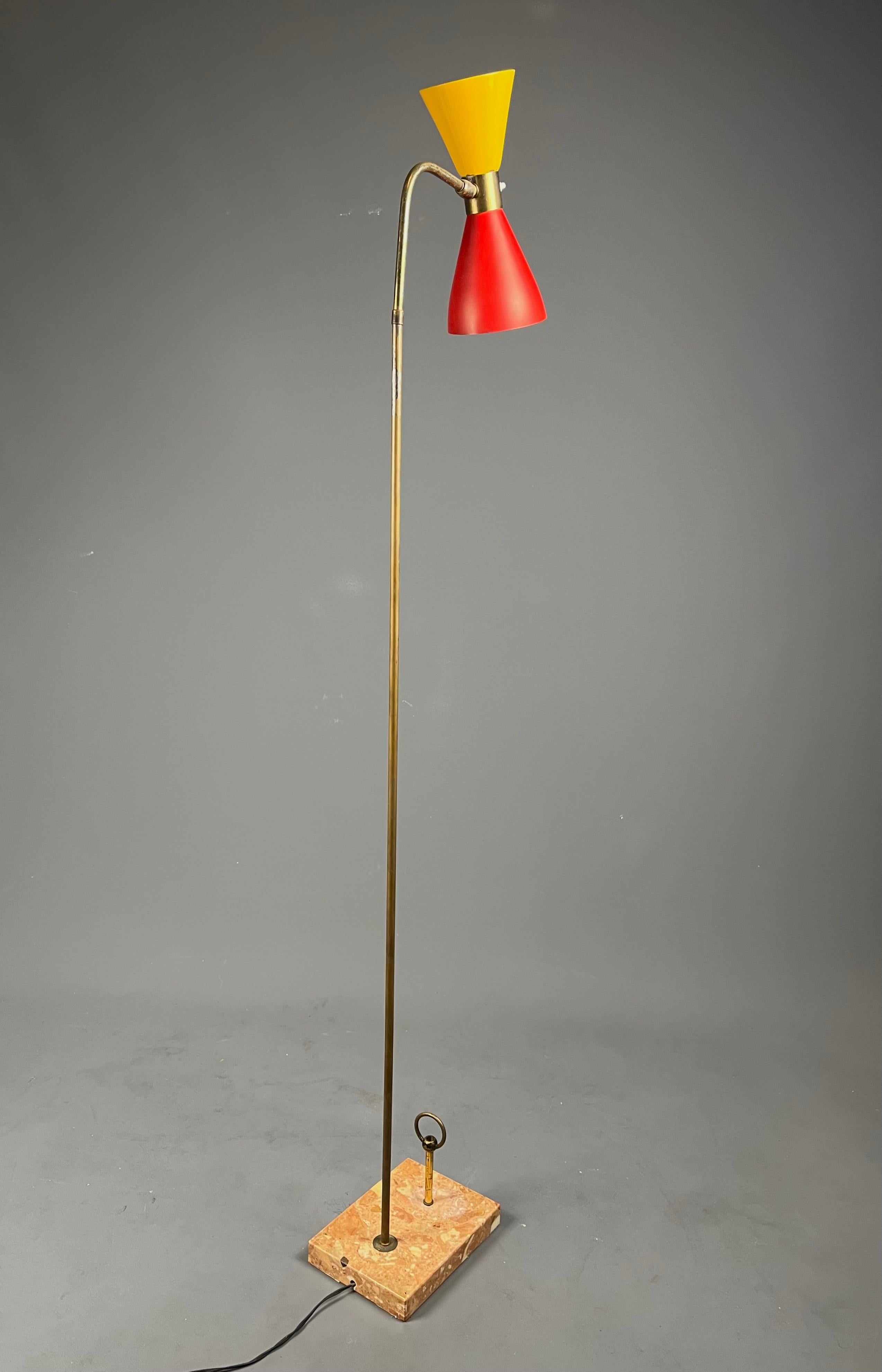 Italian floor lamp with double cone shade and Italian marble base, 1950s For Sale 9