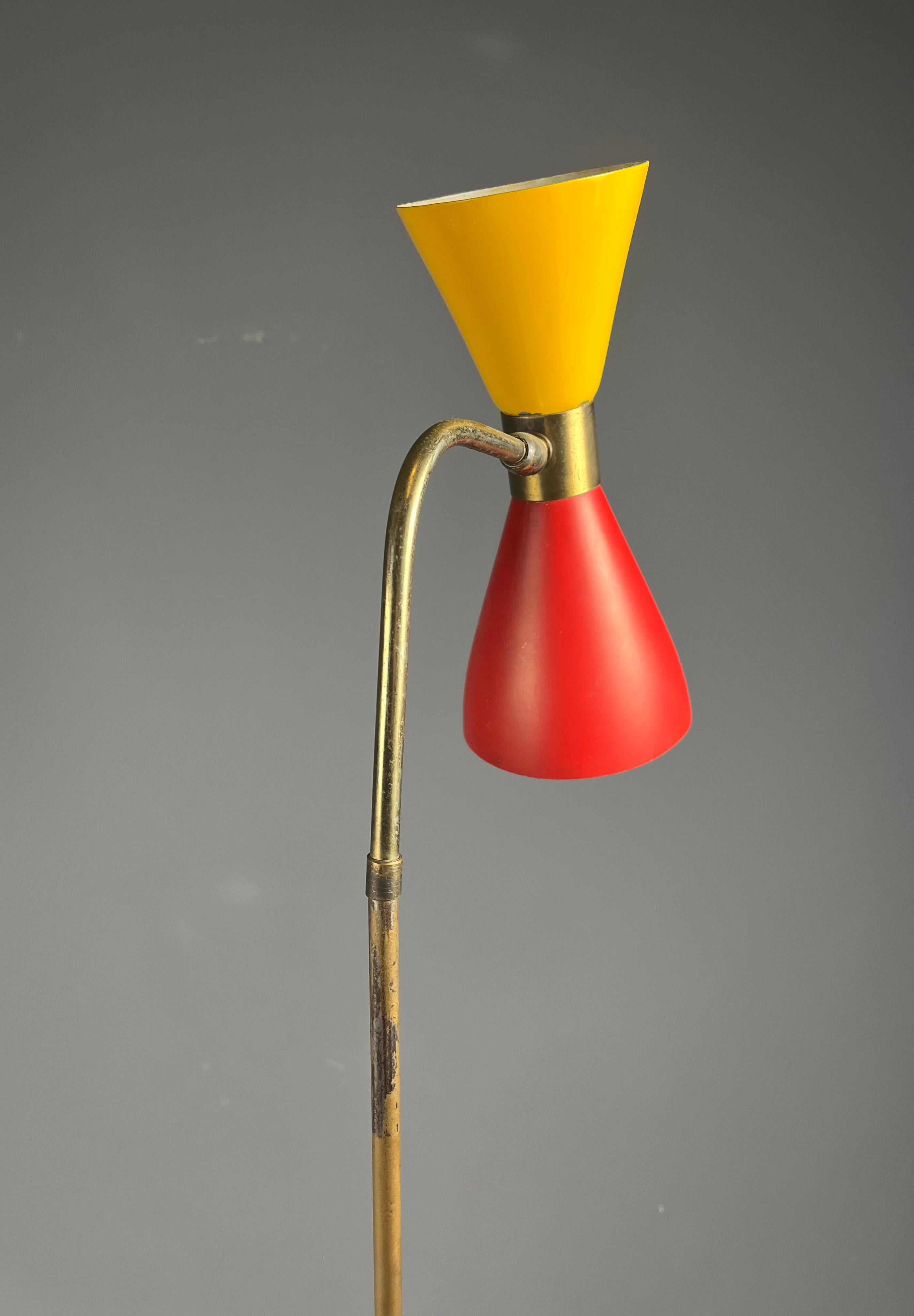 Italian floor lamp with double cone shade and Italian marble base, 1950s For Sale 10