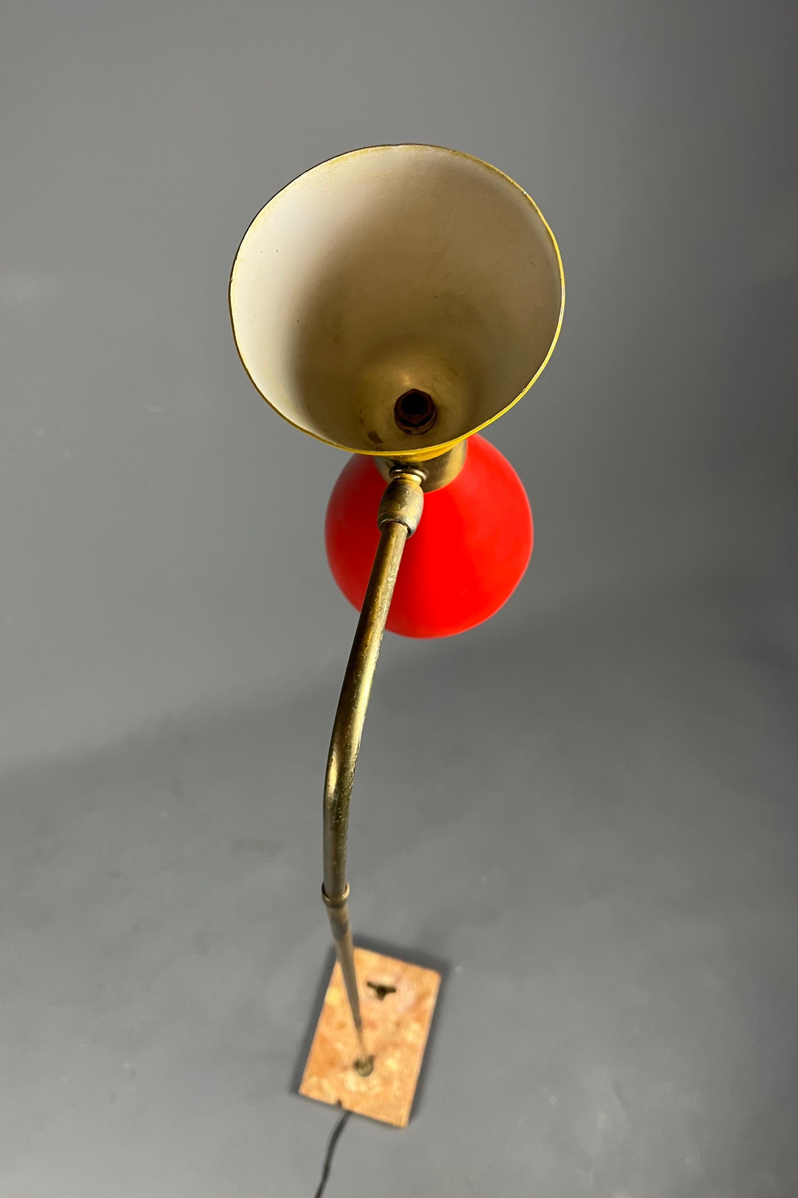 Italian floor lamp with double cone shade and Italian marble base, 1950s For Sale 11