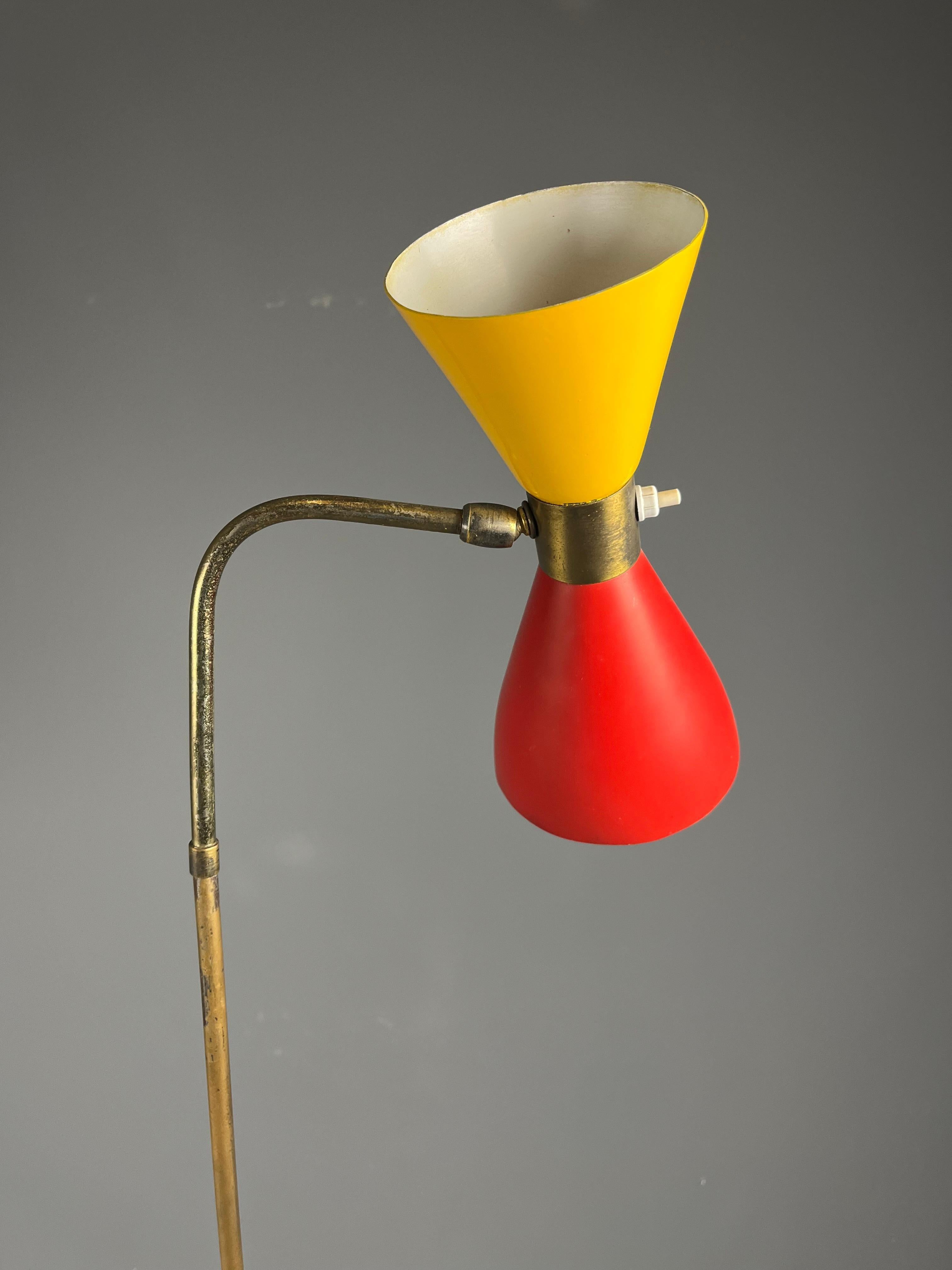 Italian floor lamp with double cone shade and Italian marble base, 1950s For Sale 13