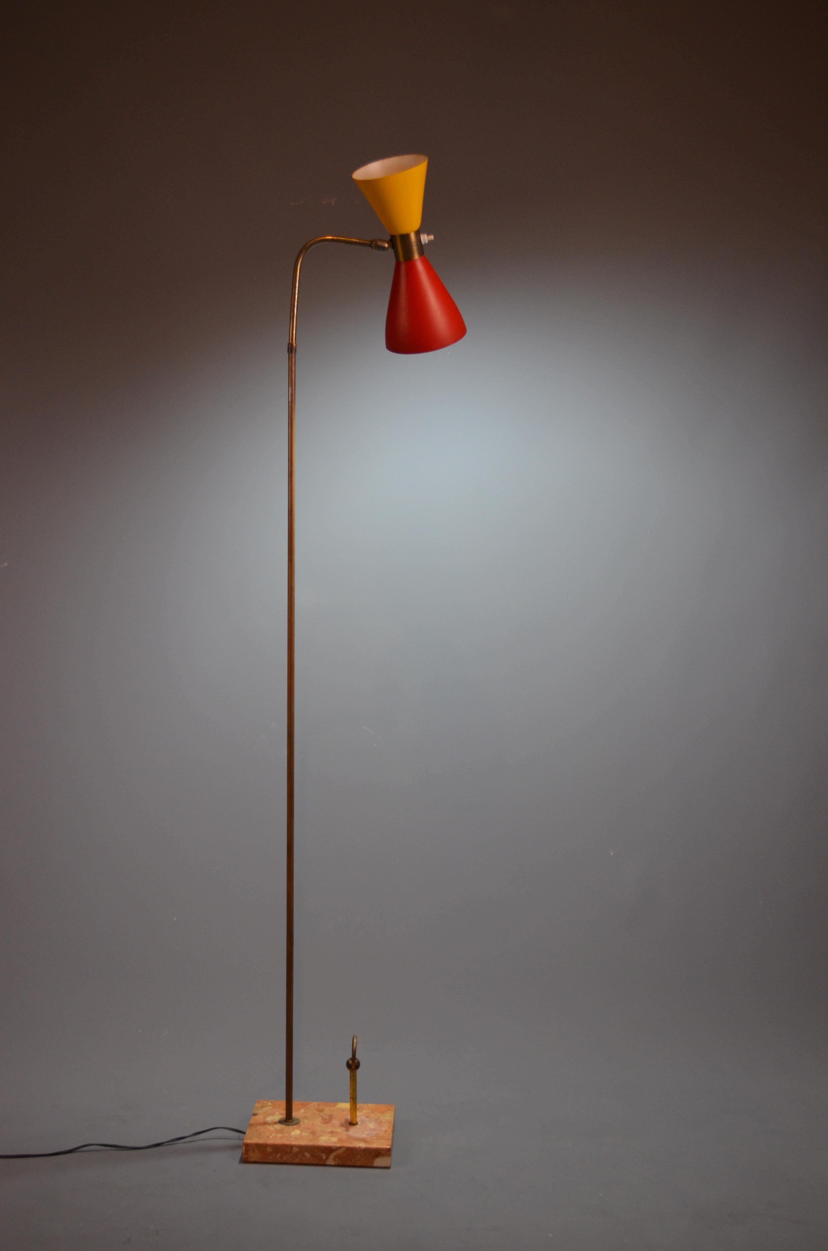 Mid-20th Century Italian floor lamp with double cone shade and Italian marble base, 1950s For Sale