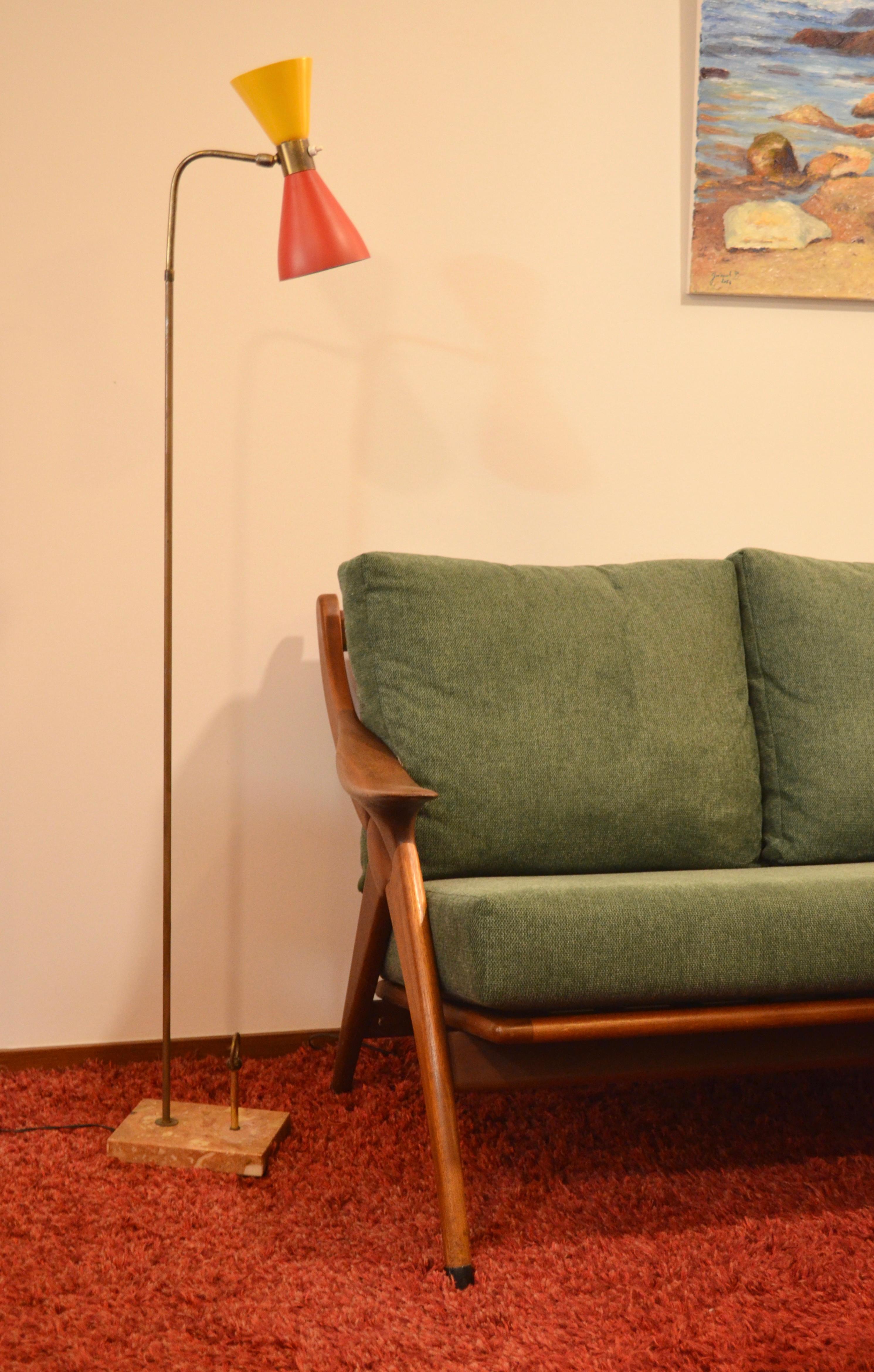 Metal Italian floor lamp with double cone shade and Italian marble base, 1950s For Sale