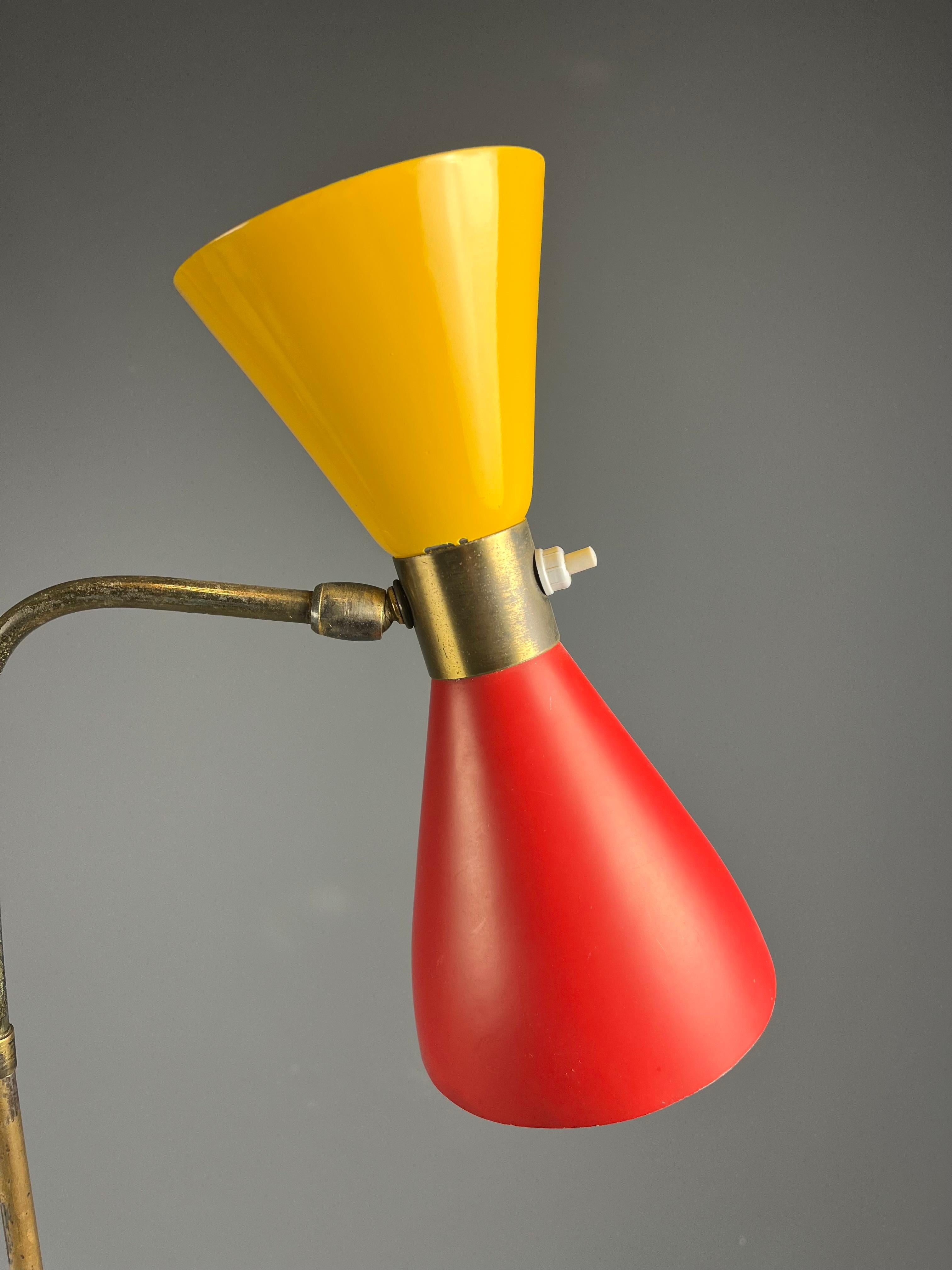 Italian floor lamp with double cone shade and Italian marble base, 1950s For Sale 3