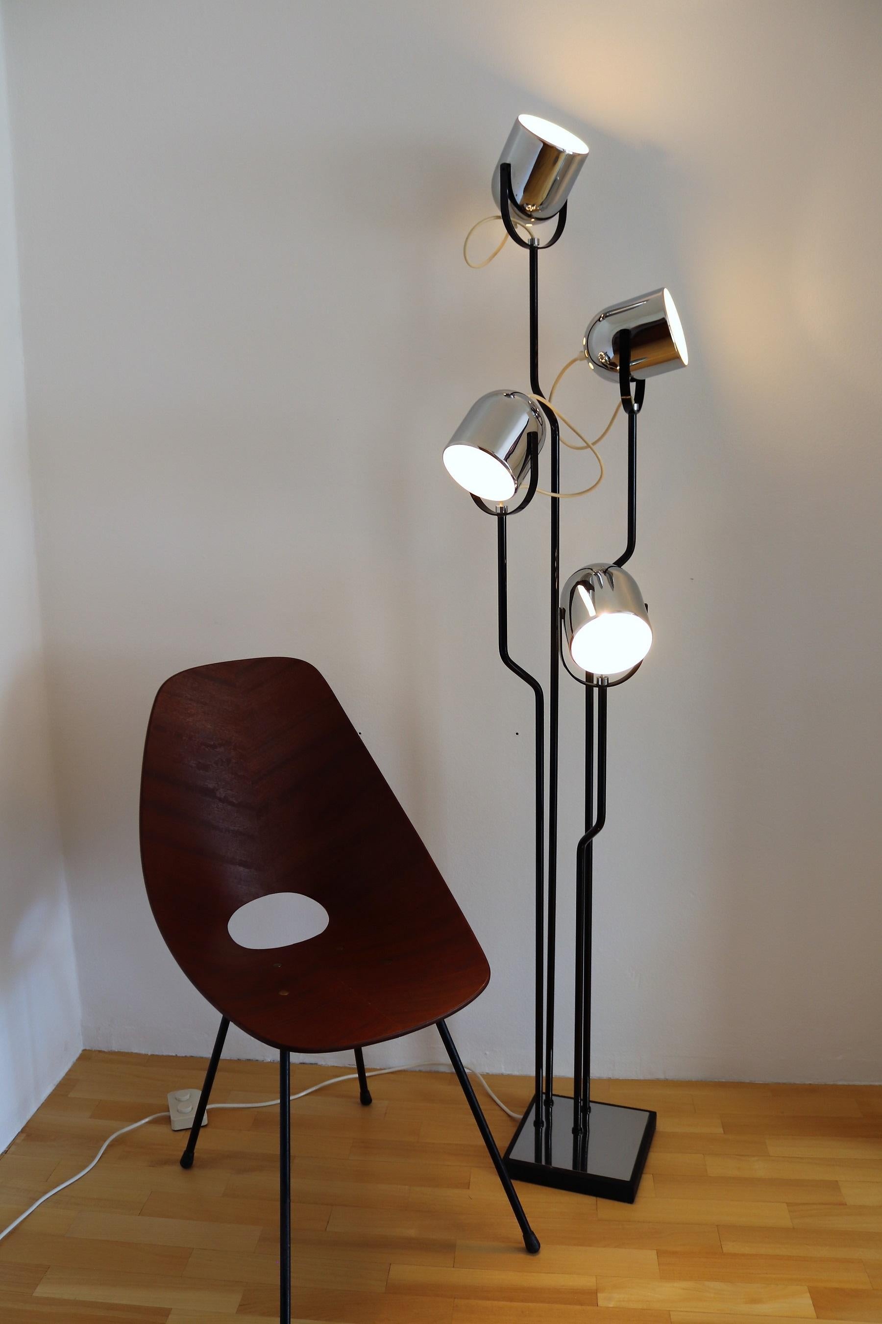 Italian Floor Lamp with Four Lights by Reggiani in Chrome and Black, 1970s 5